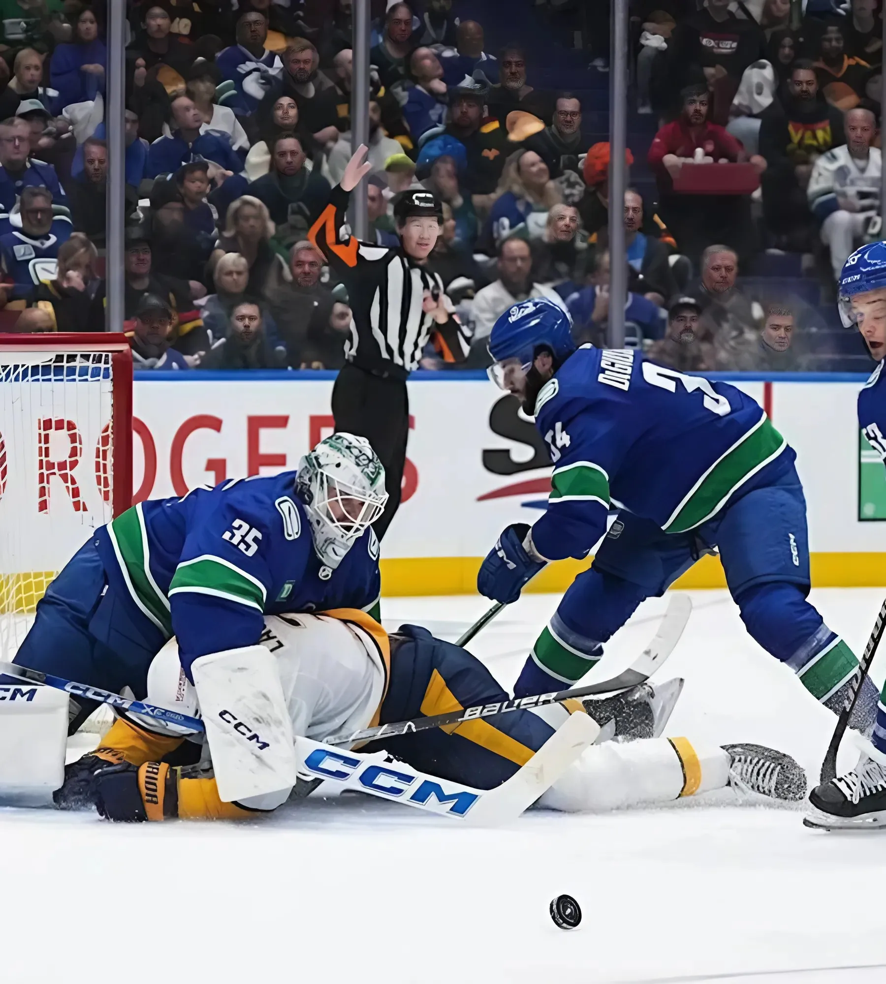 Elliotte Friedman updates on Thatcher Demko's Injury: Canucks are concerned