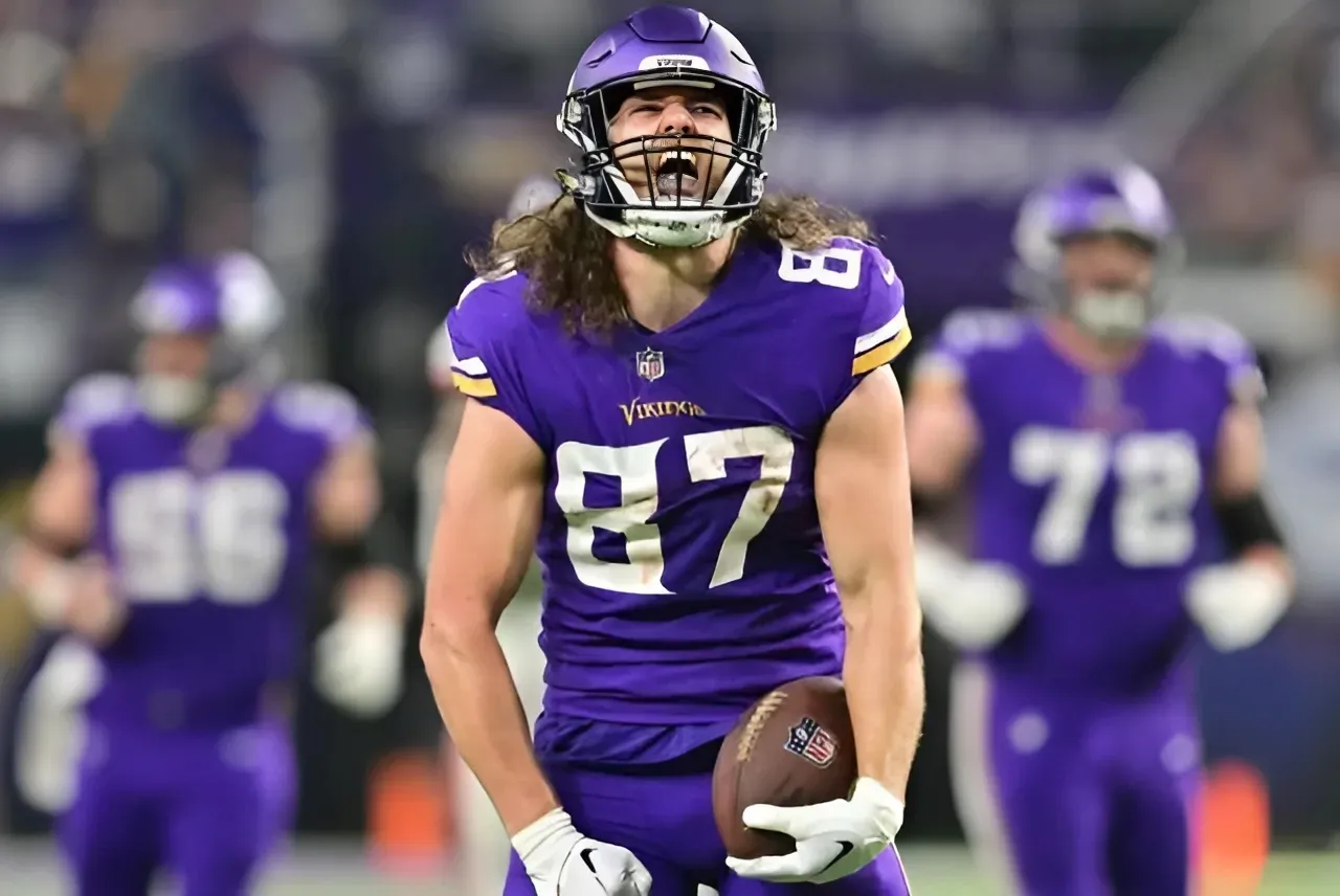 Vikings Restructuring TE T.J. Hockenson To Create $7M In Cap Space