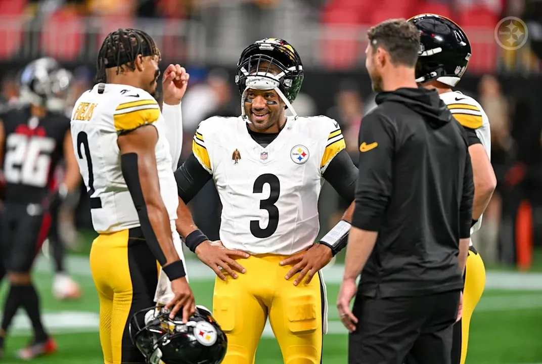 Steelers’ Mike Tomlin Declines Questions on Starting Status of QB Russell Wilson