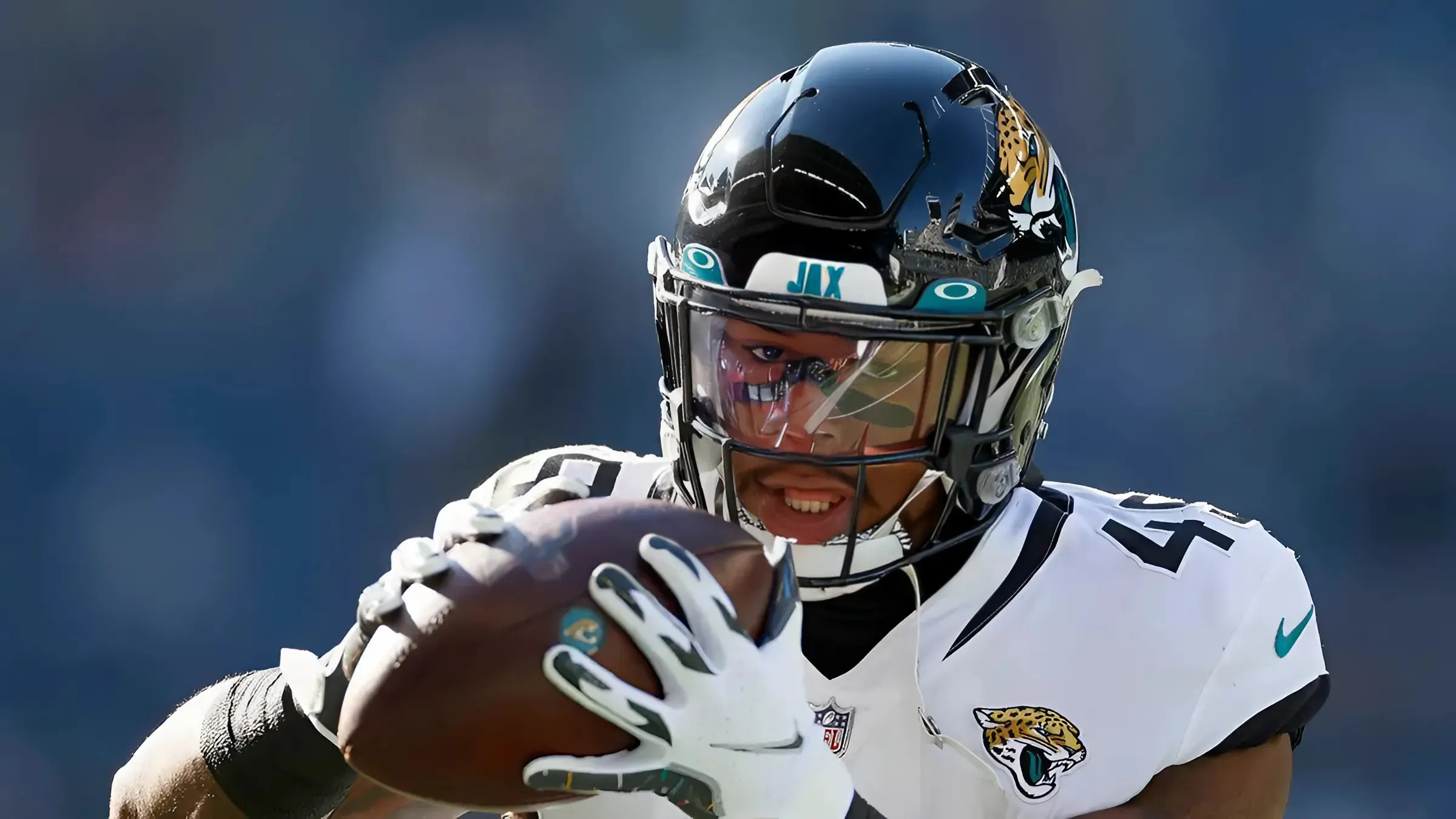 Raiders Sign Former Jaguars 1st-Round Pick to Replace Injured DEs: Report