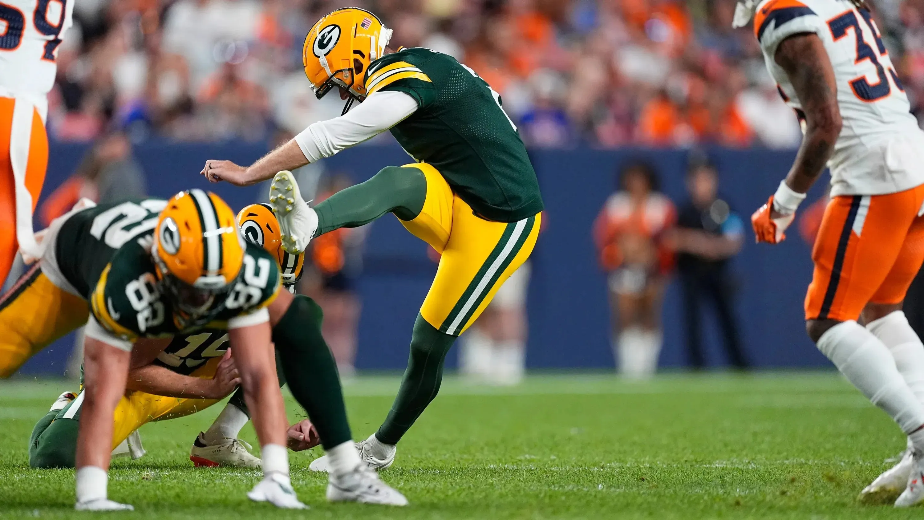 BREAKING: Former Green Bay Packers Kicker Signs with the Detroit Lions