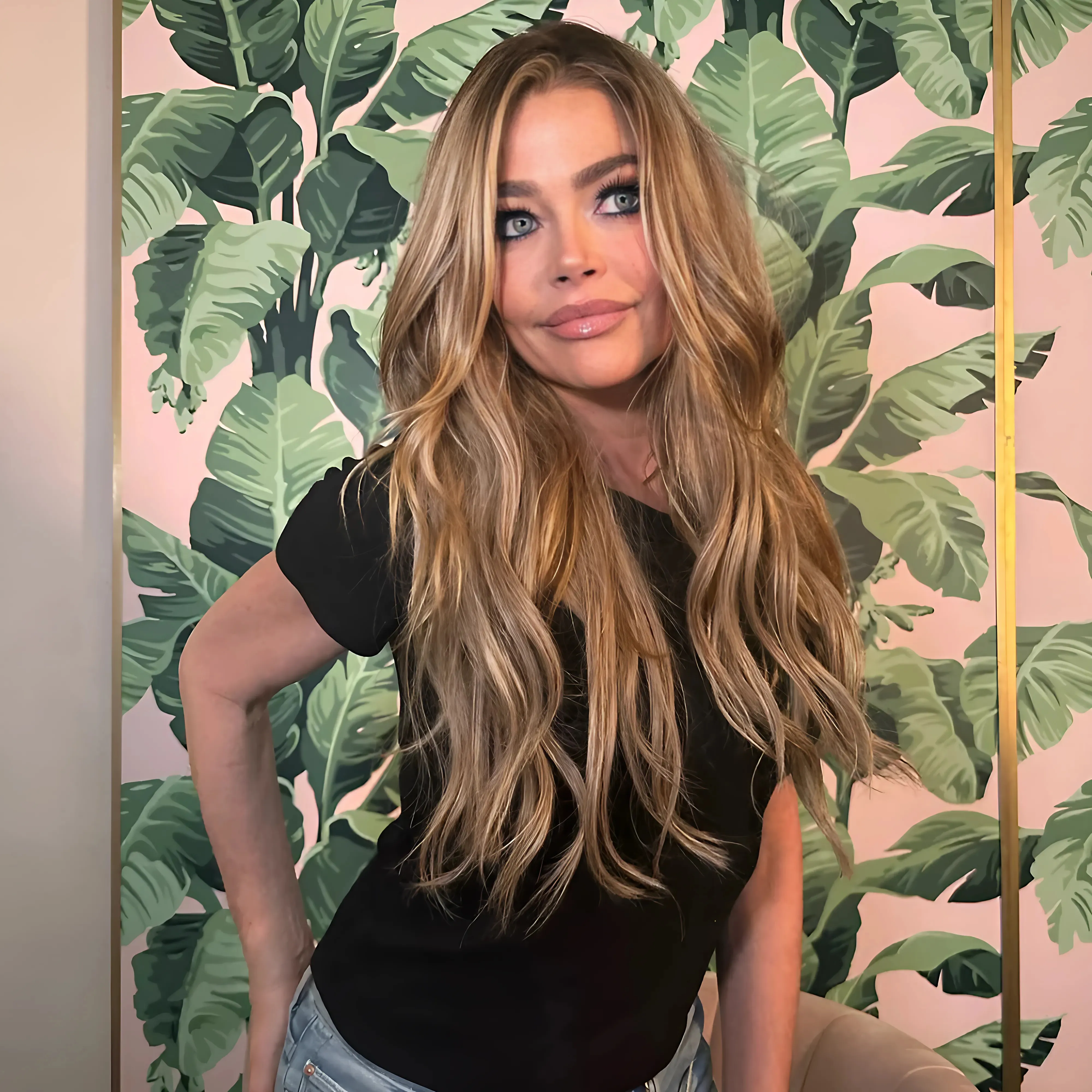 Denise Richards Encourages Tori Spelling To Join Her On OnlyFans