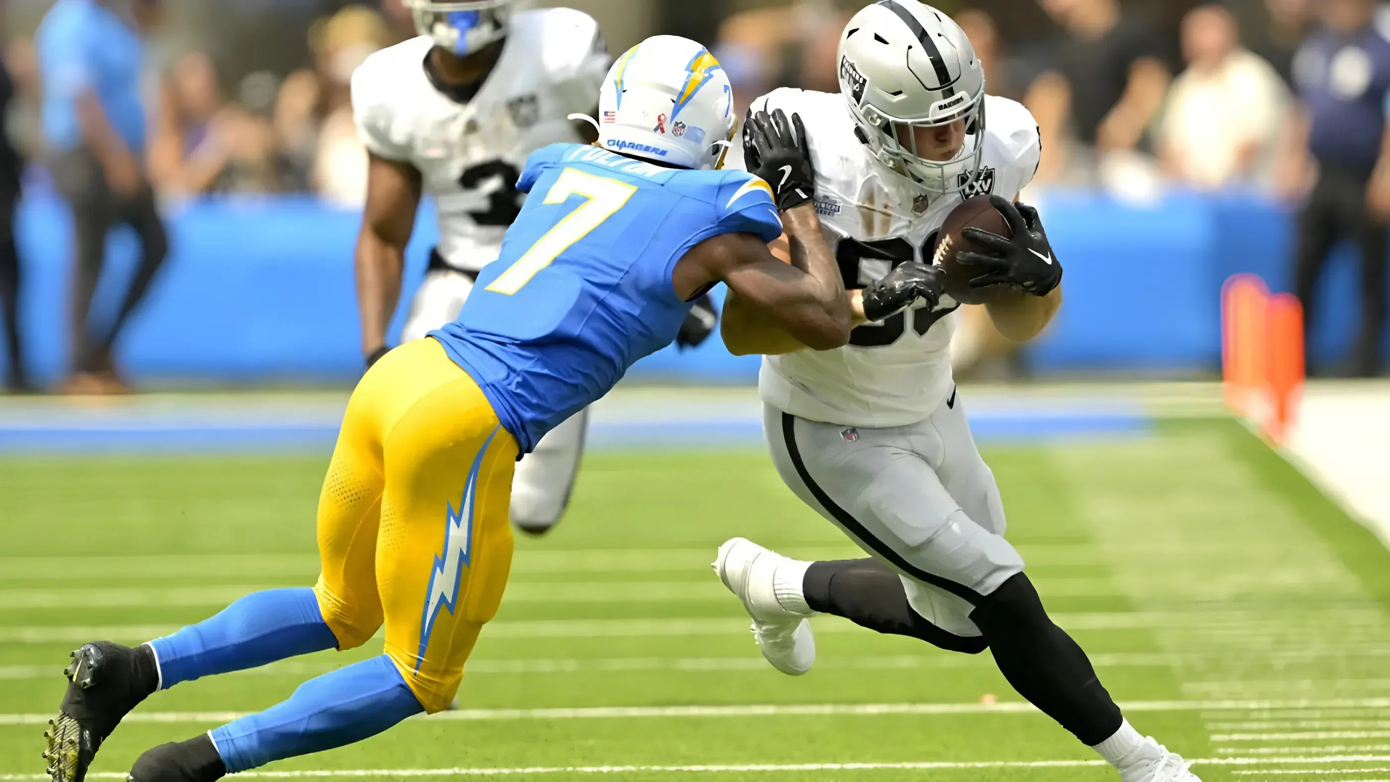 Raiders get mixed news after the first practice of Week 2 before their matchup with the Ravens