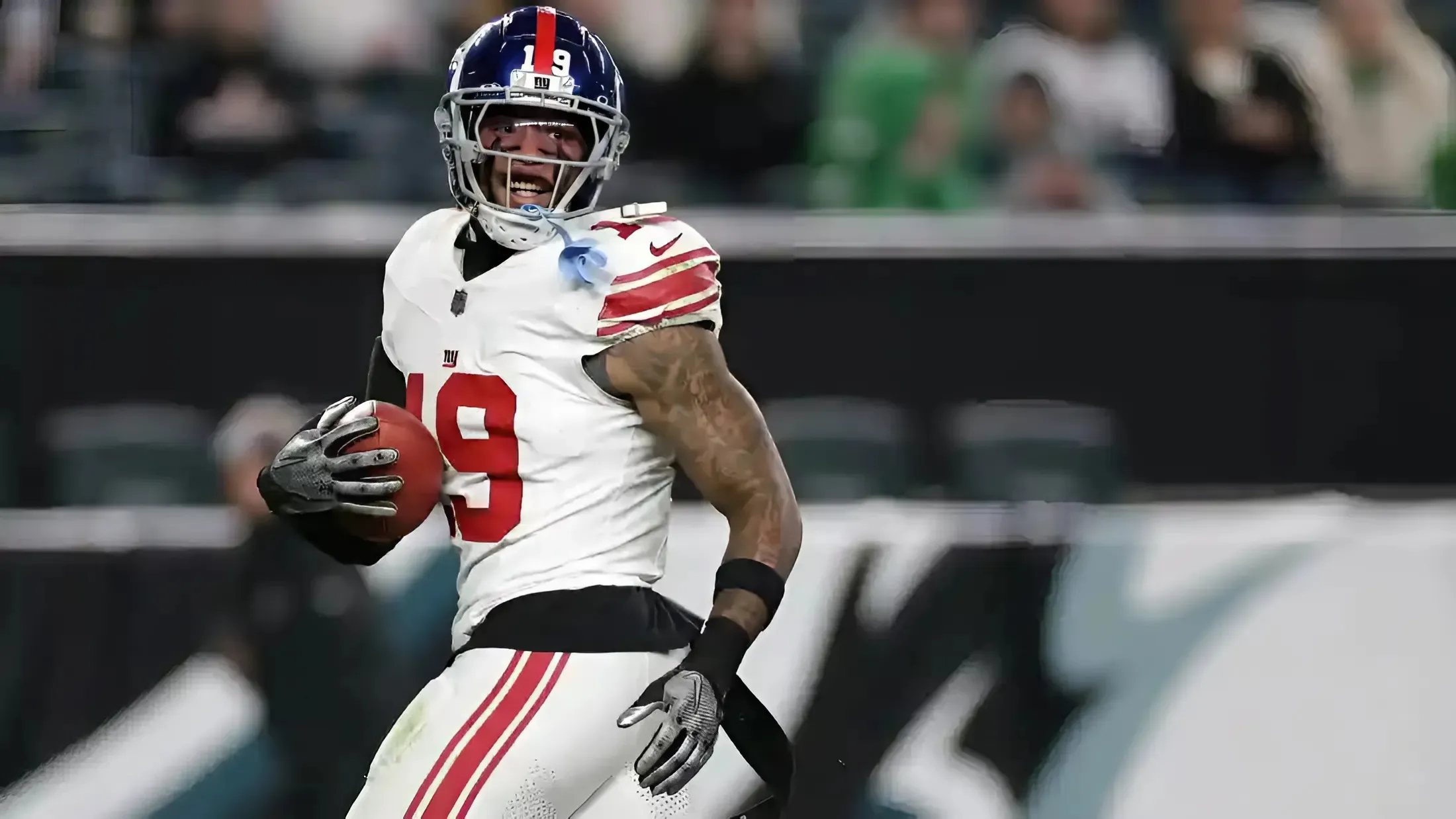 Isaiah Simmons Reacts to ‘Shocking,’ ‘Confusing’ Giants Plan in Week 1