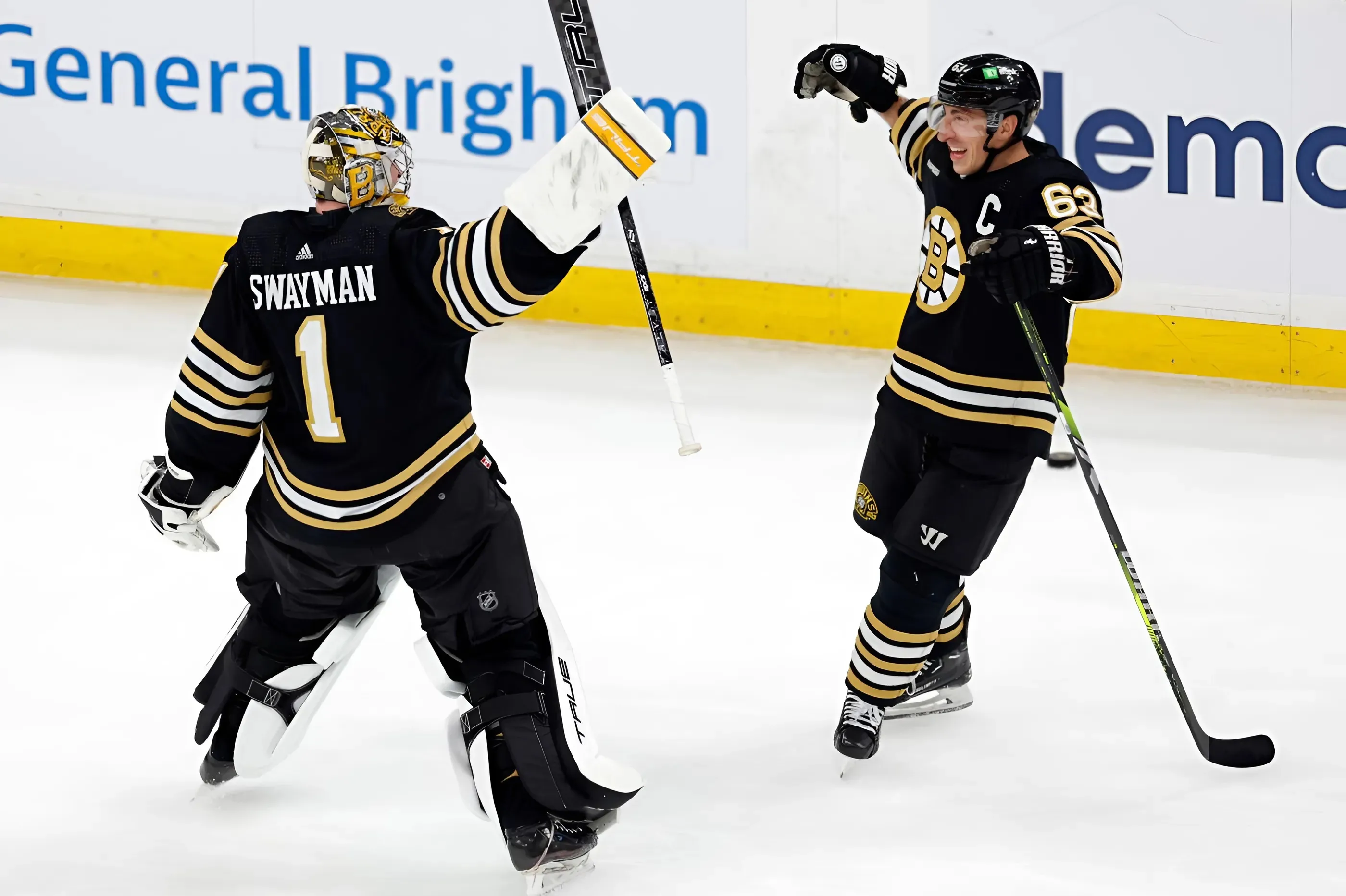 Brad Marchand talks Jeremy Swayman contract, Prospects Challenge & More