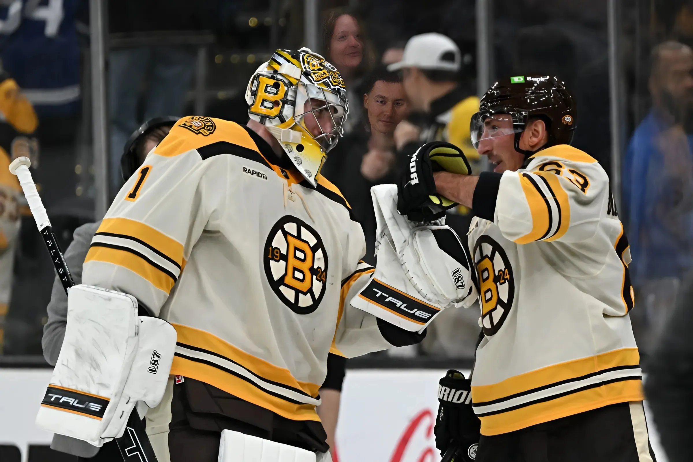 Bruins Superstar Dives Into Jeremy Swayman Contract Talks