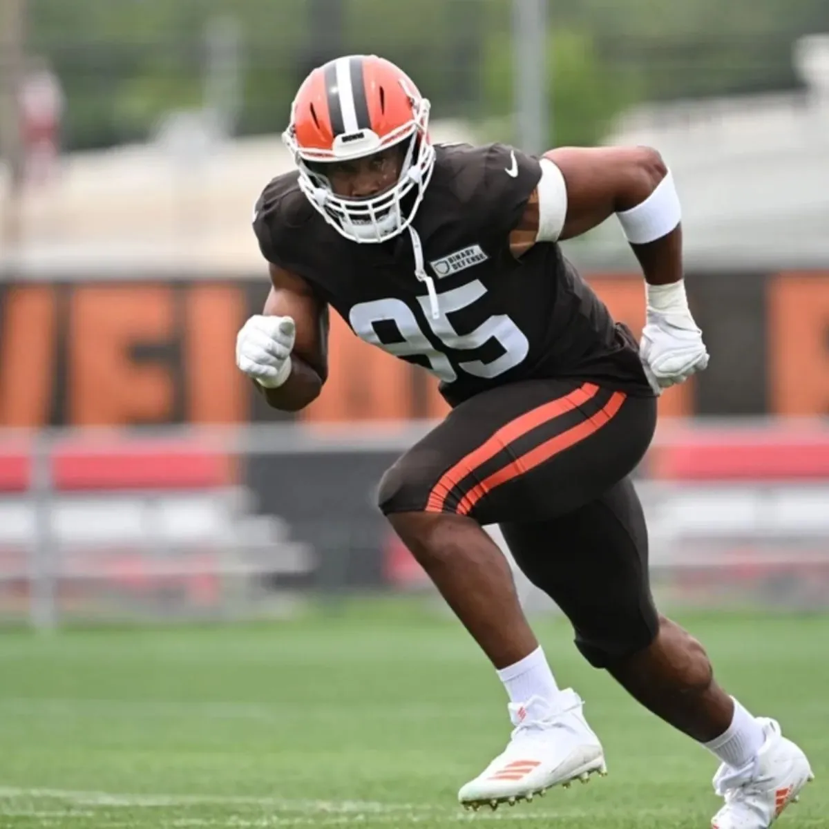 Browns star DE Myles Garrett (foot) set to go vs. Jaguars