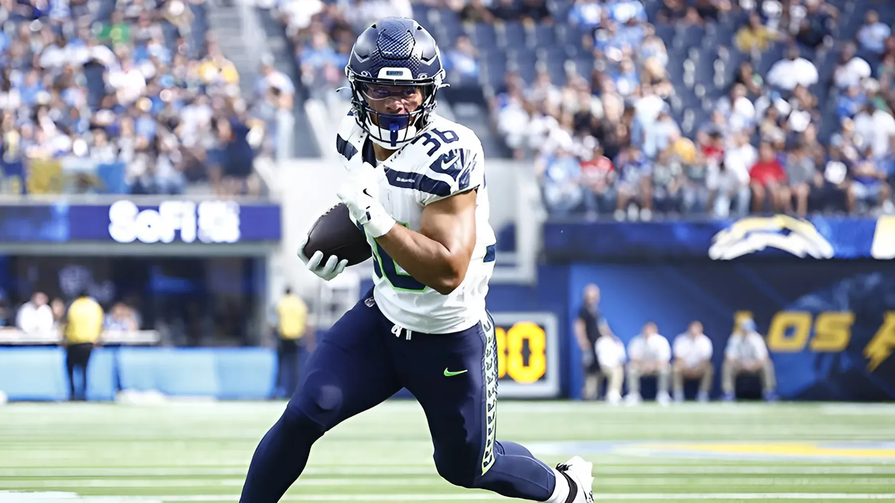 Seahawks elevate two players from practice squad ahead of Patriots game