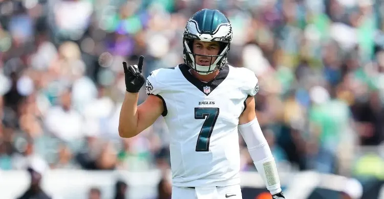 Eagles Could Have Opportunity to Trade QB in Sellers Market