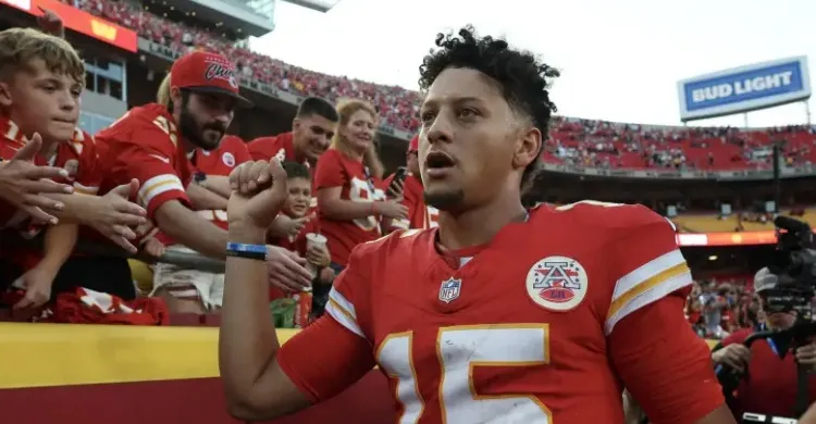 Former NFL QB Defends Chiefs Amid Week 2 Controversy