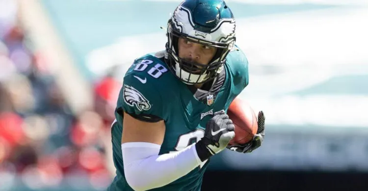 Eagles should use committee to replace injured WR A.J. Brown