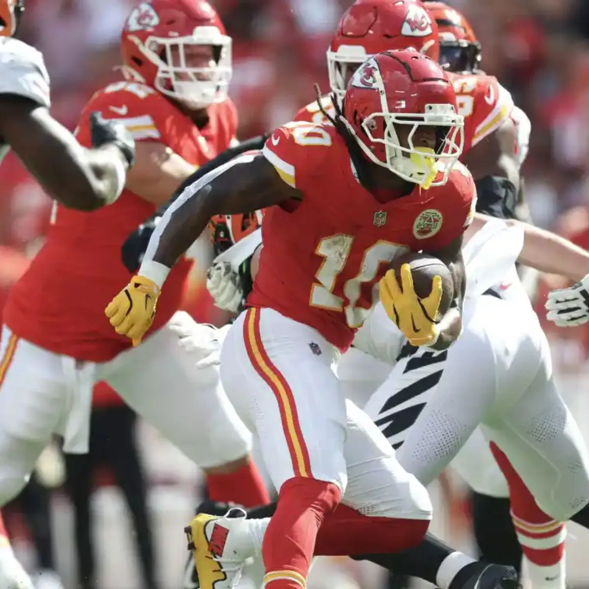 Insider Gives ‘Not-So-Great’ Injury Update on Chiefs RB Isiah Pacheco