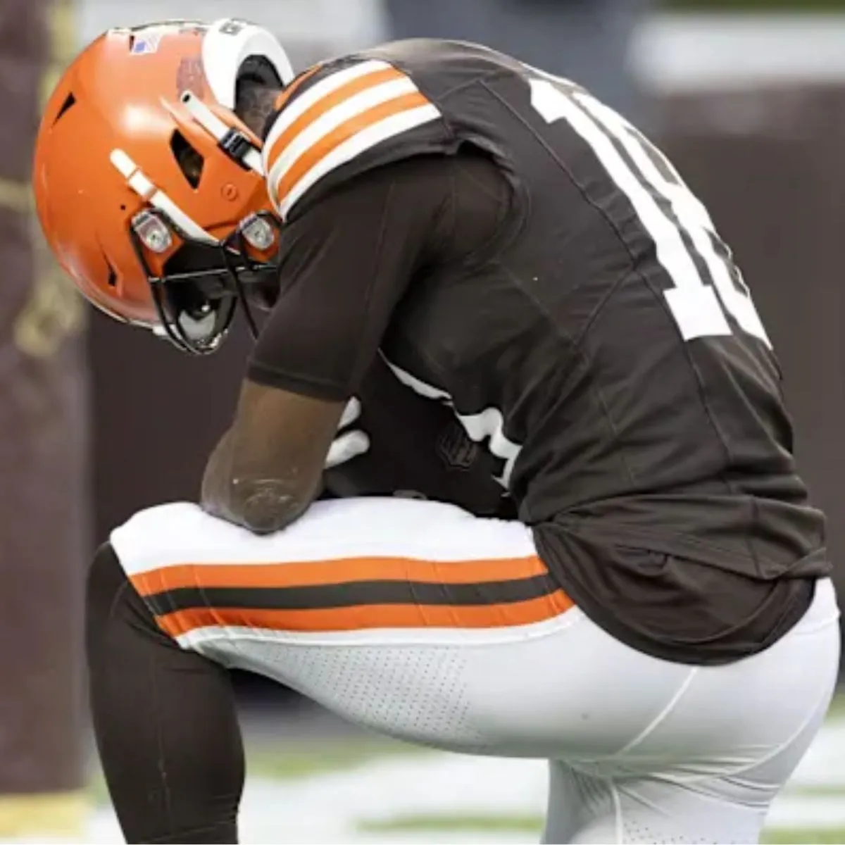 Browns Receiver Carted Off Field Against Jaguars