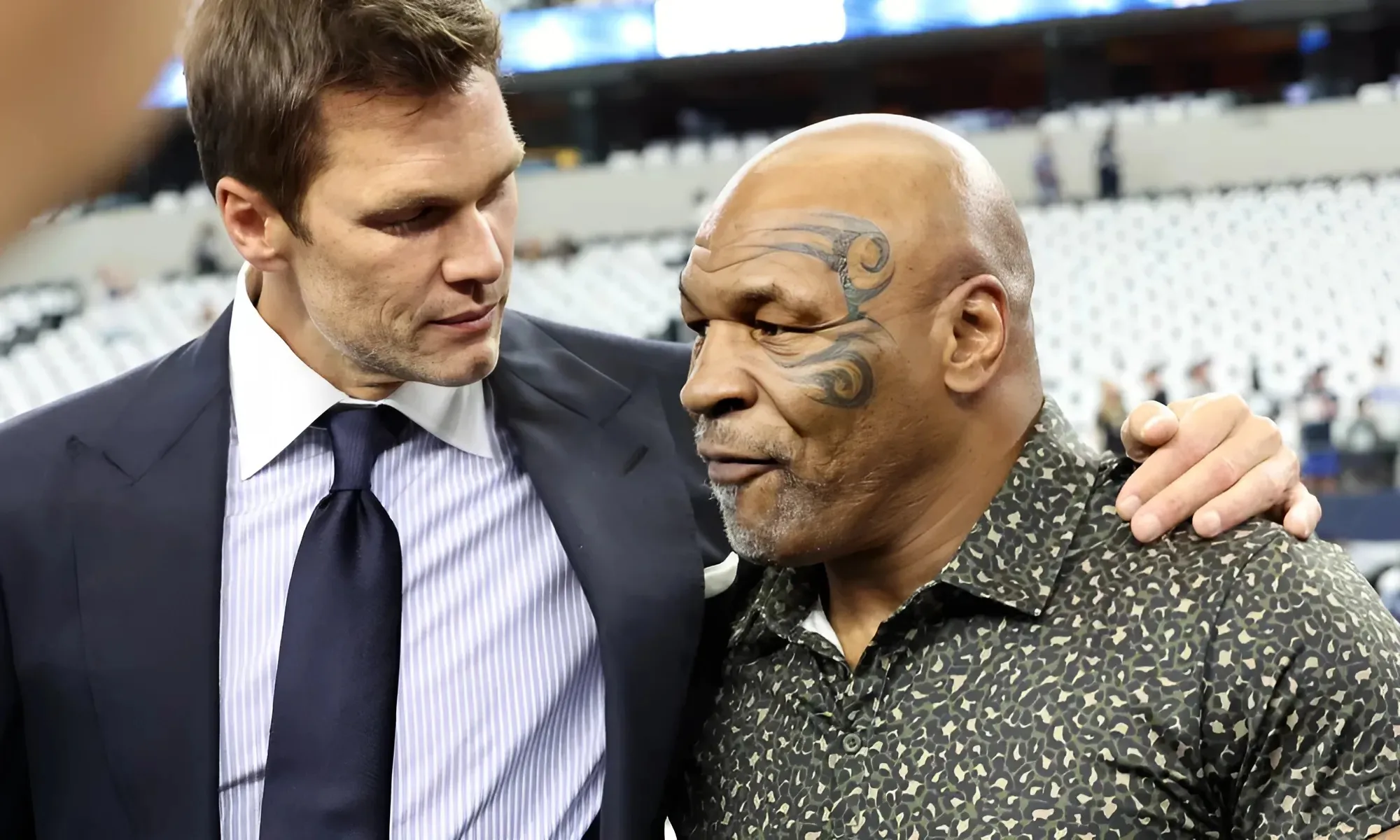 Tom Brady and Mike Tyson meet before Saints-Cowboys