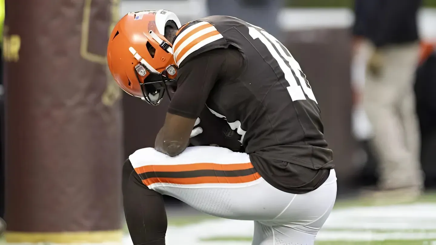 Browns Receiver Carted Off Field Against Jaguars