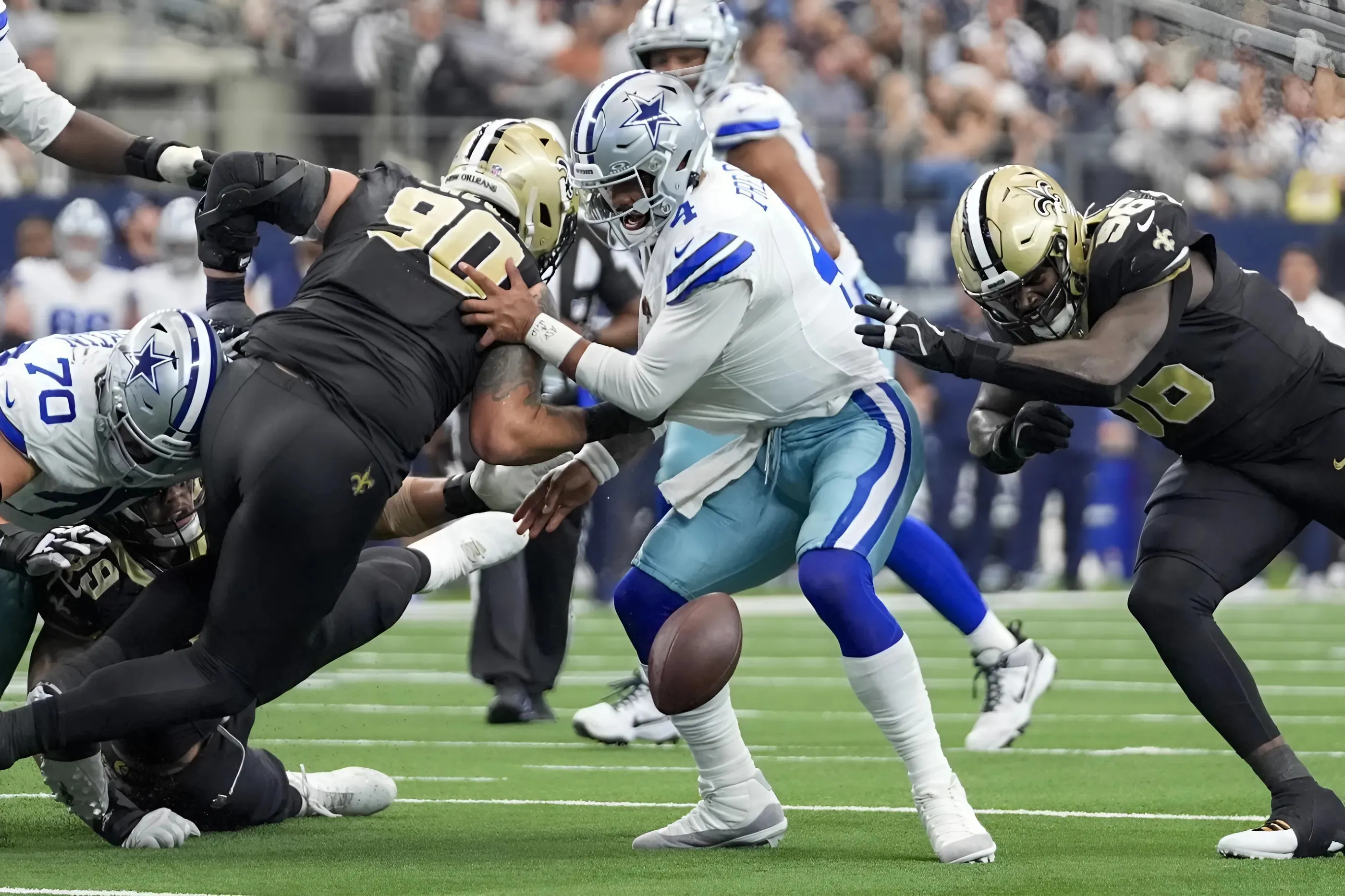 Carr, Kamara help Saints end Cowboys’ 16-game home win streak in regular season with 44-19 win