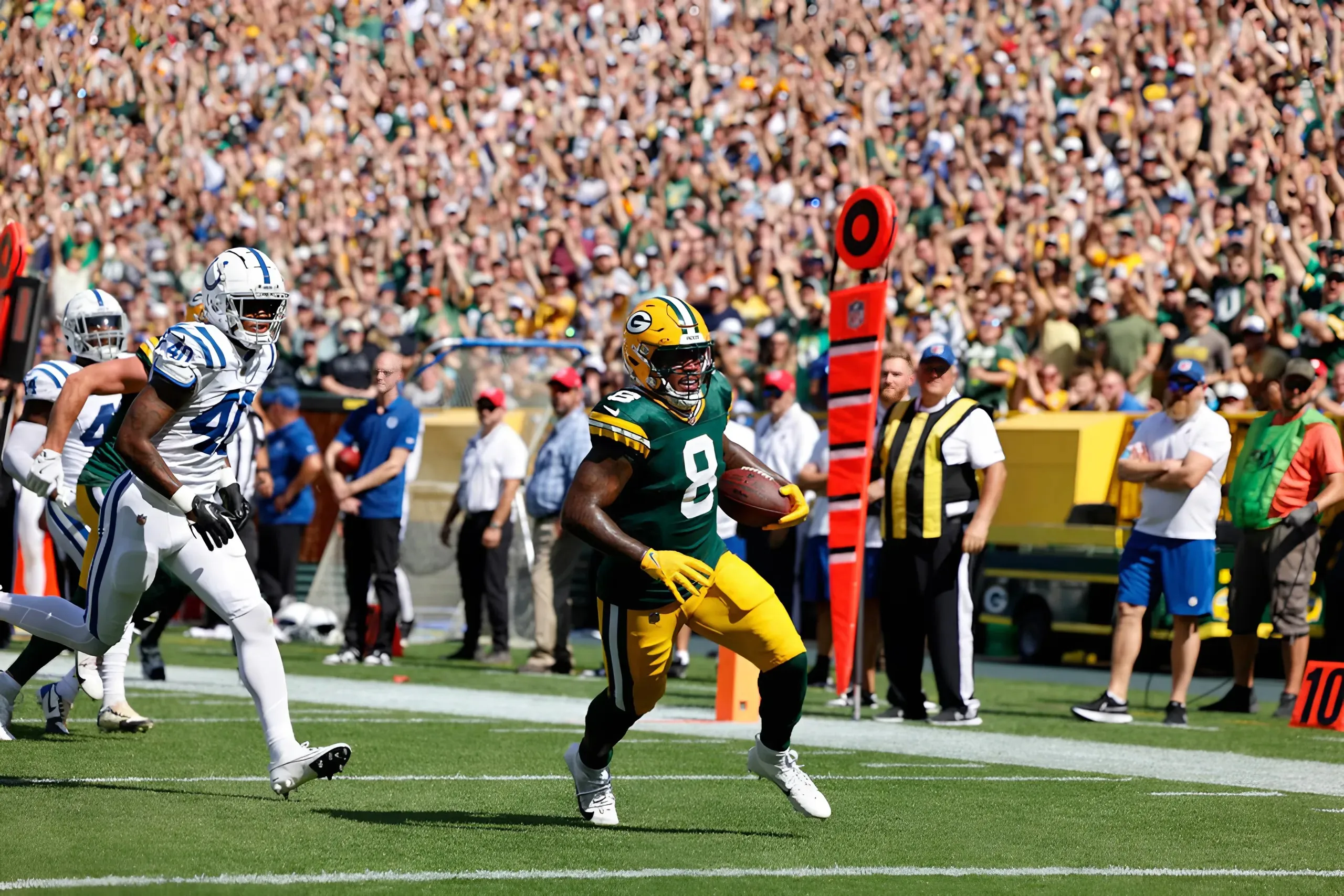 Josh Jacobs carries the load in Packers’ win