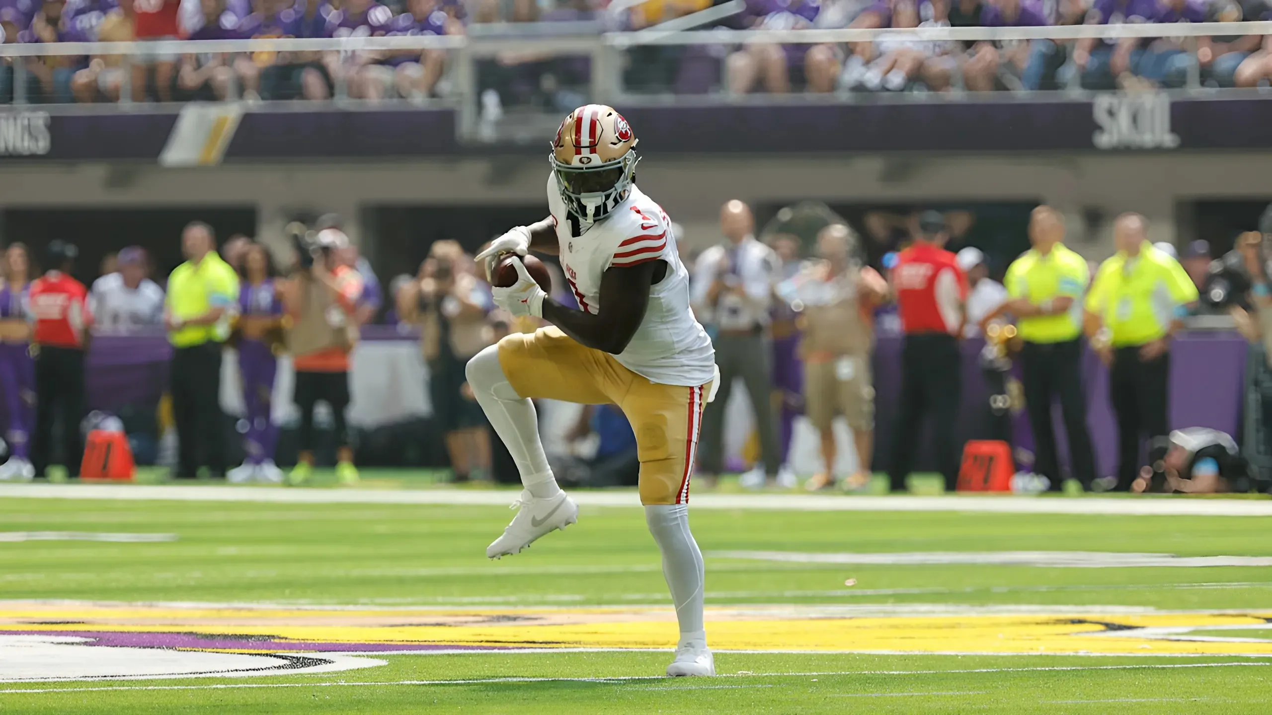 49ers WR Deebo Samuel is expected to miss several weeks