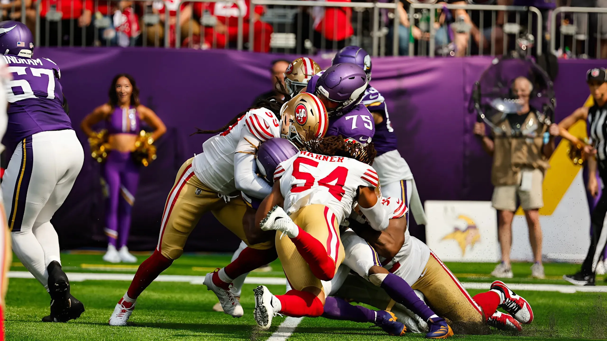 Fred Warner shined in otherwise disjointed 49ers defensive effort vs. Vikings