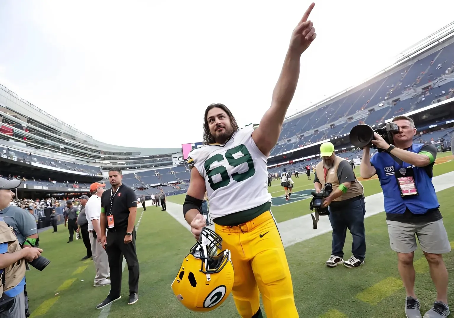 Report: Former Packers David Bakhtiari Receives Shocking Text Message