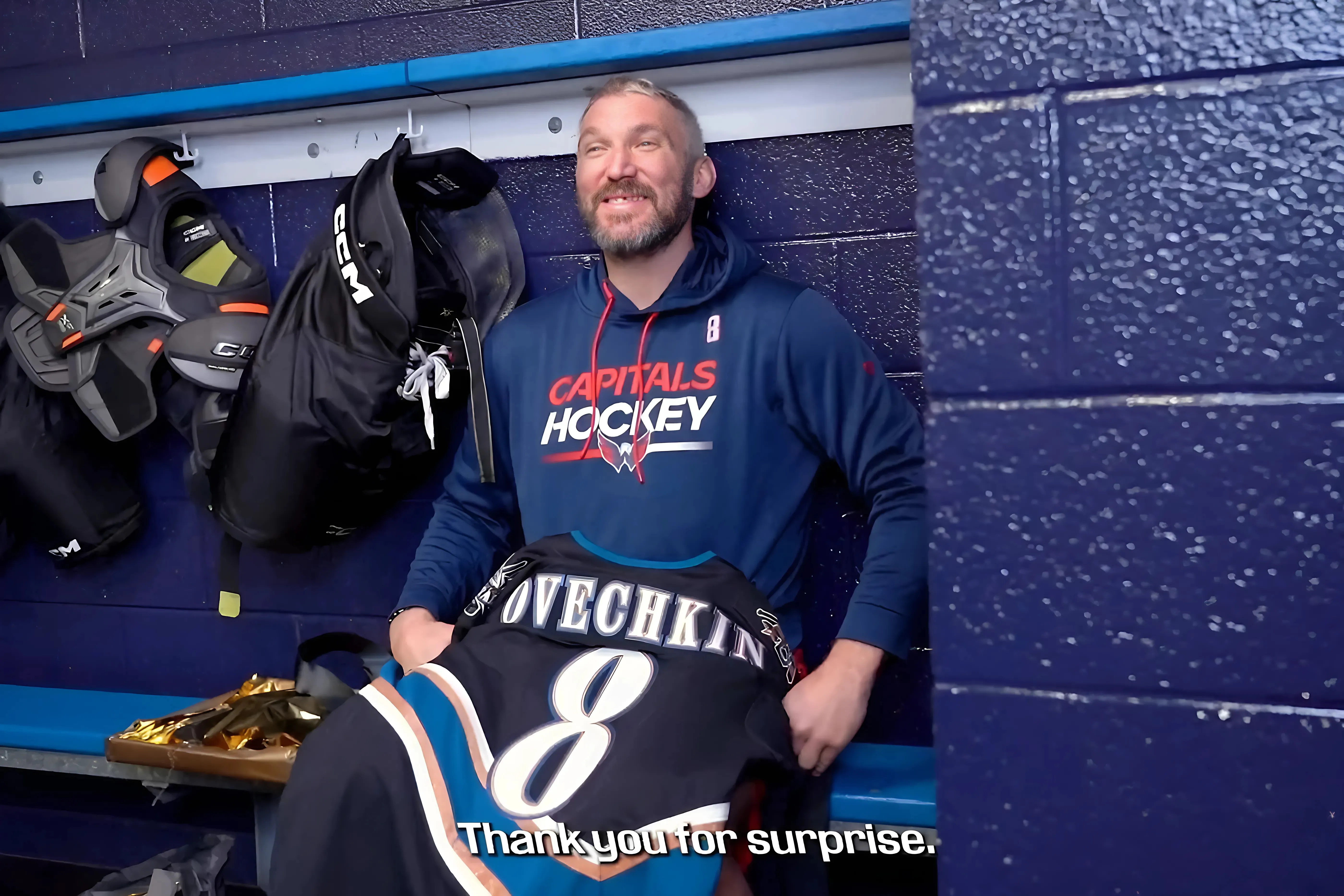 Alex Ovechkin, a huge fan of the black Screaming Eagle jersey, gets surprised by Capitals with design’s return: ‘It’s so good’ trucc