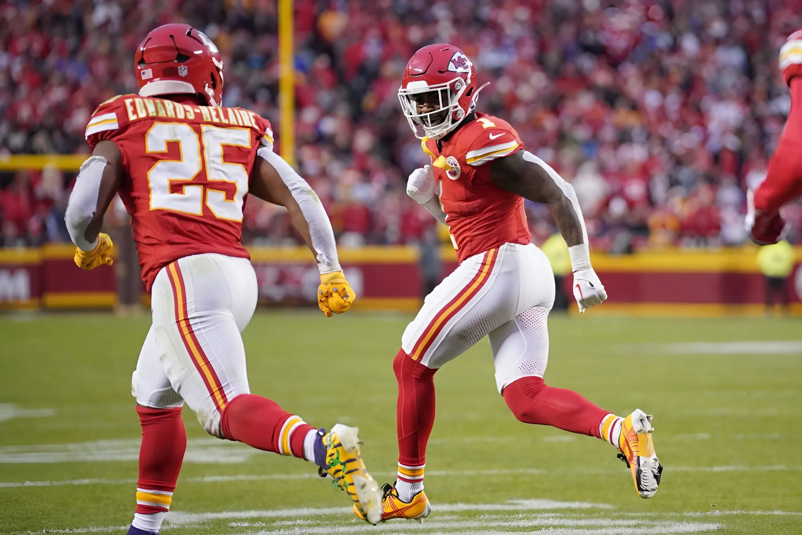 Chiefs Could Bring Back Super Bowl Champion RB After Isiah Pacheco Injury