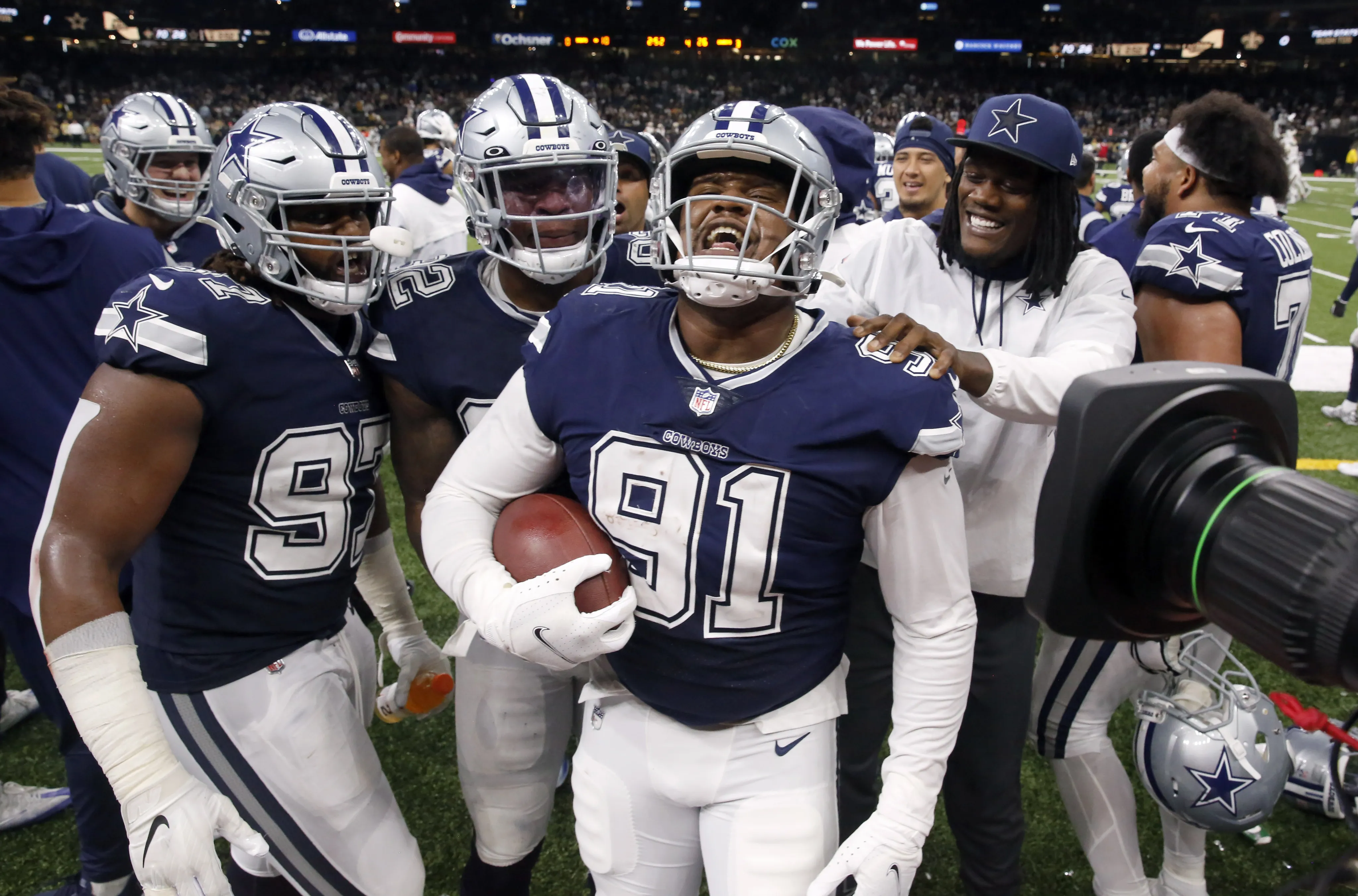 Cowboys make shocking reunion after struggling defender goes on IR