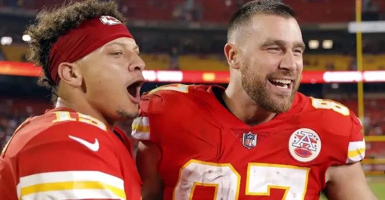 Bengals DB Explains Why He Has Chiefs’ Patrick Mahomes, Travis Kelce as Phone Lock Screen