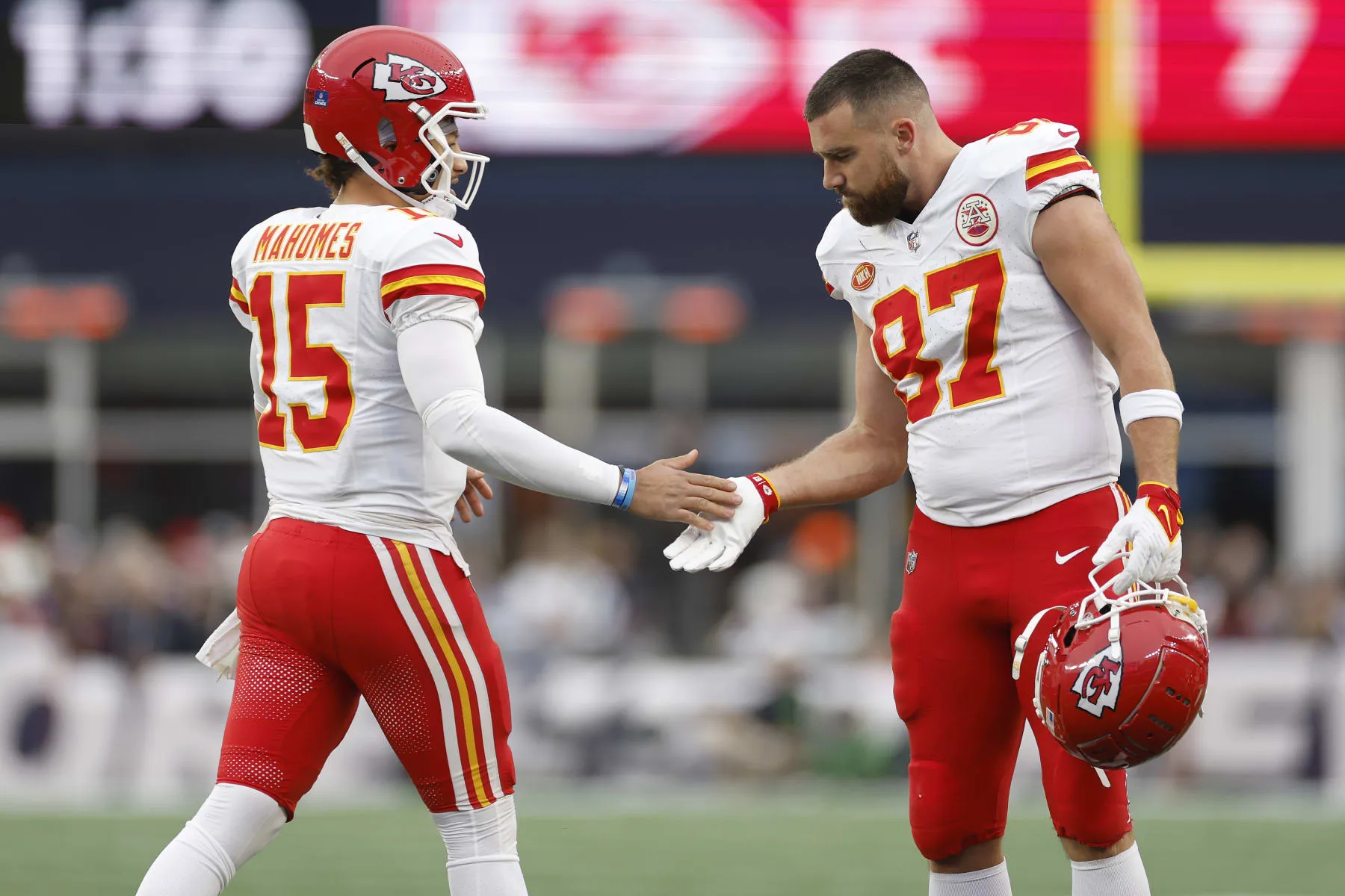 Bengals DB Explains Why He Has Chiefs’ Patrick Mahomes, Travis Kelce as Phone Lock Screen