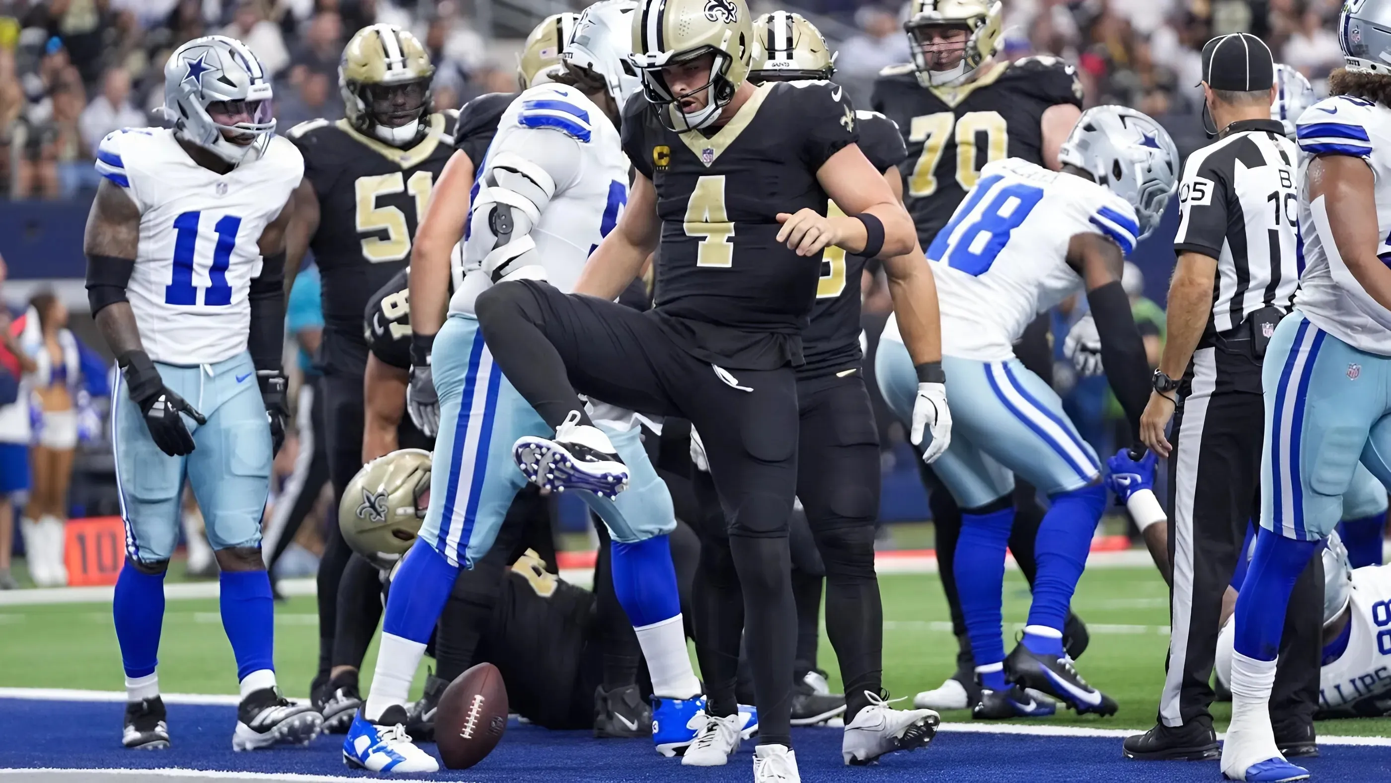 Derek Carr’s touchdown celebration imitating Michael Jackson proves to be expensive as the NFL fines the QB $14.000