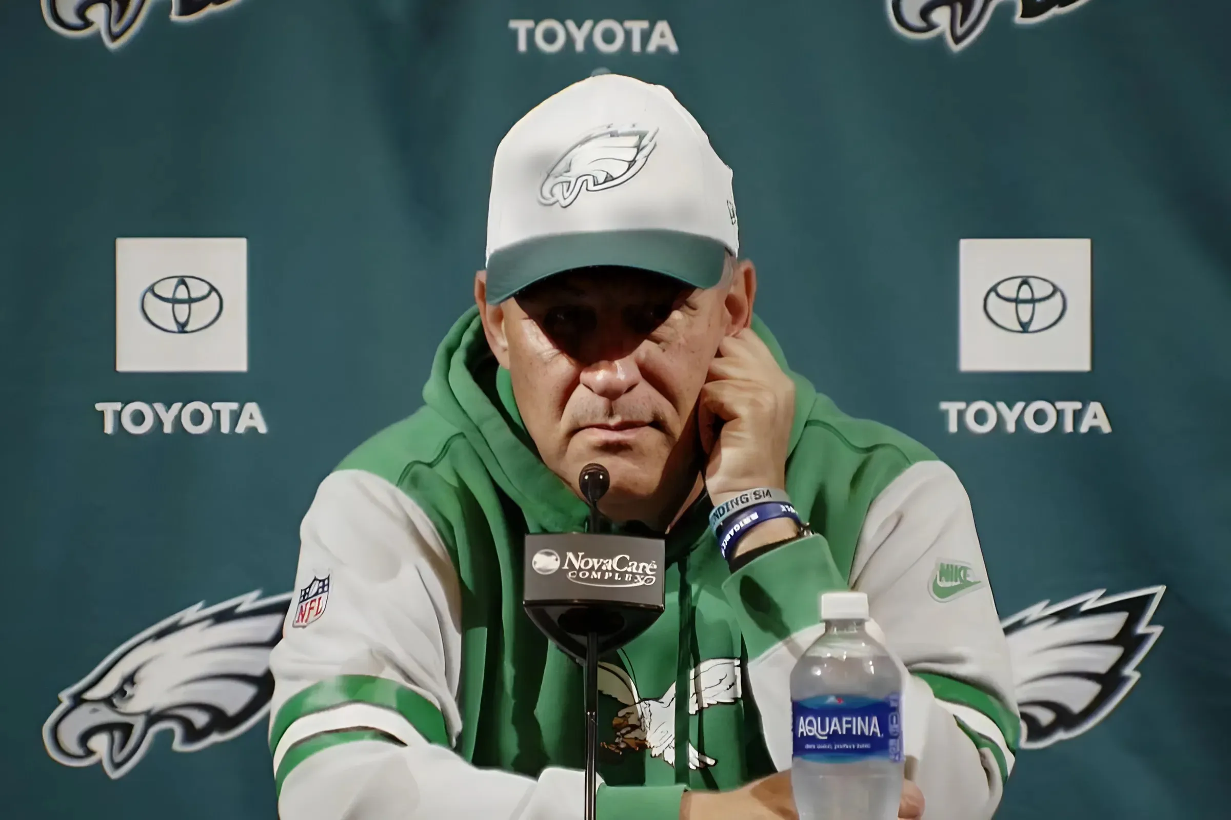 Vic Fangio addresses Eagles defensive struggles, says Bryce Huff is still the starter