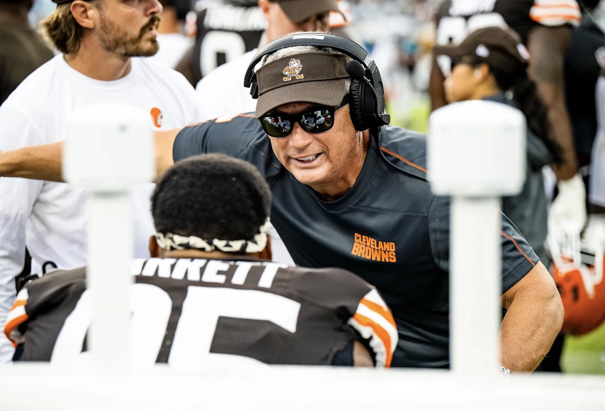 Browns get mixed bag on Myles Garrett, David Njoku injury updates