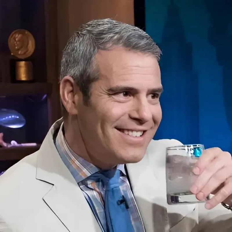 Andy Cohen Will Get Drunk for New Year’s Eve Again on CNN ngocc