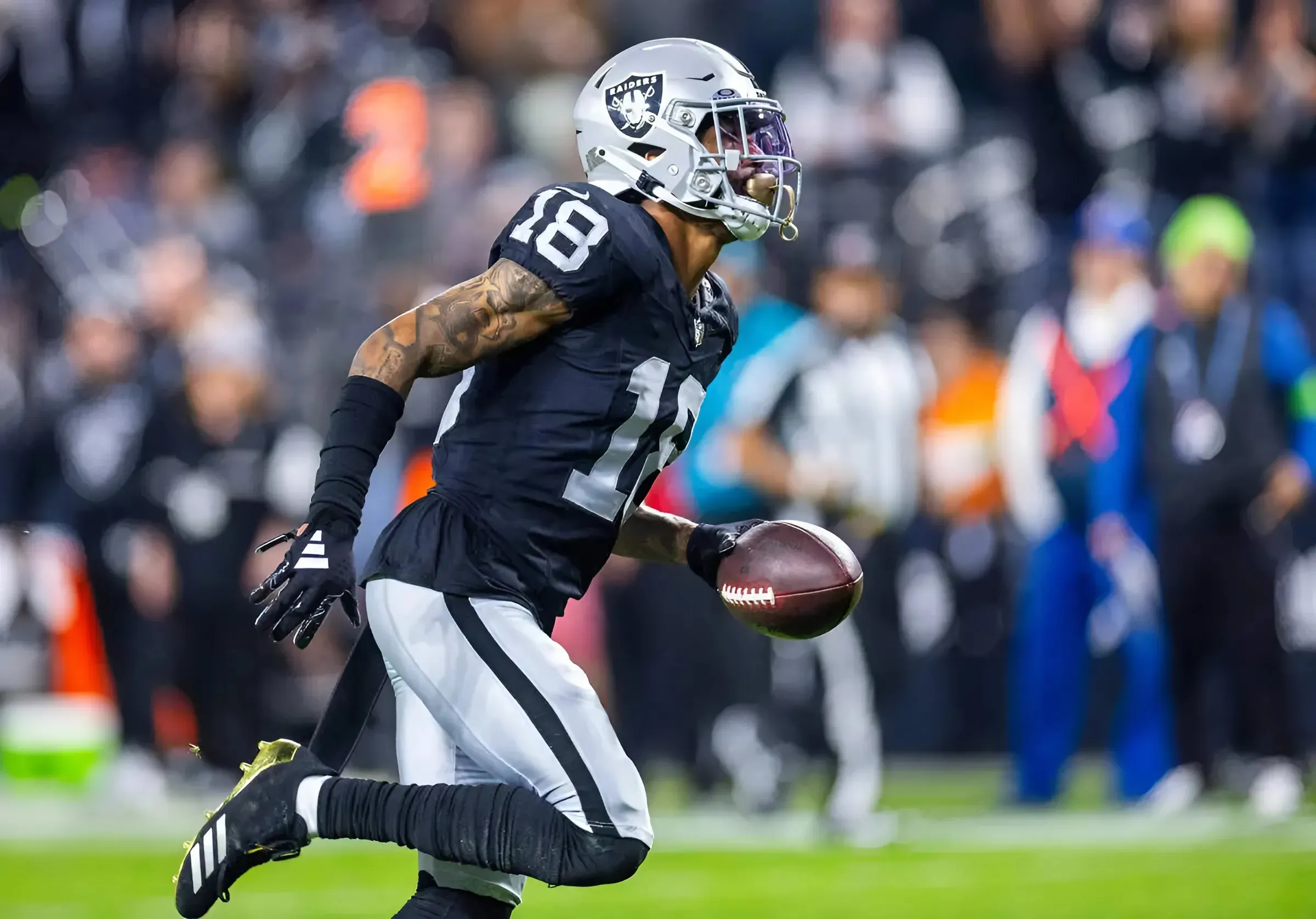 Las Vegas Raiders cornerback Jack Jones does his best impersonation of himself during practice with sweet interception