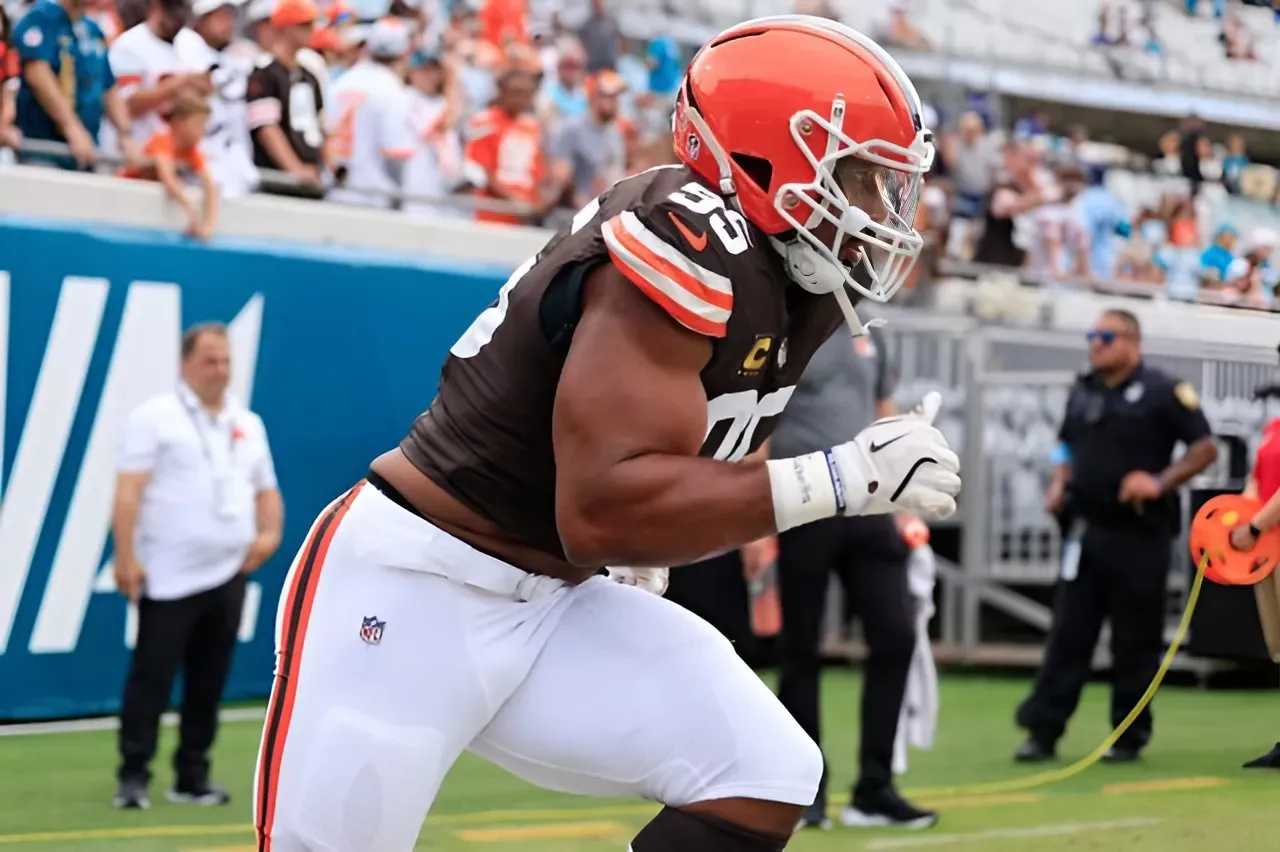 Browns' Myles Garrett provides murky injury update ahead of Week 3 vs. Giants