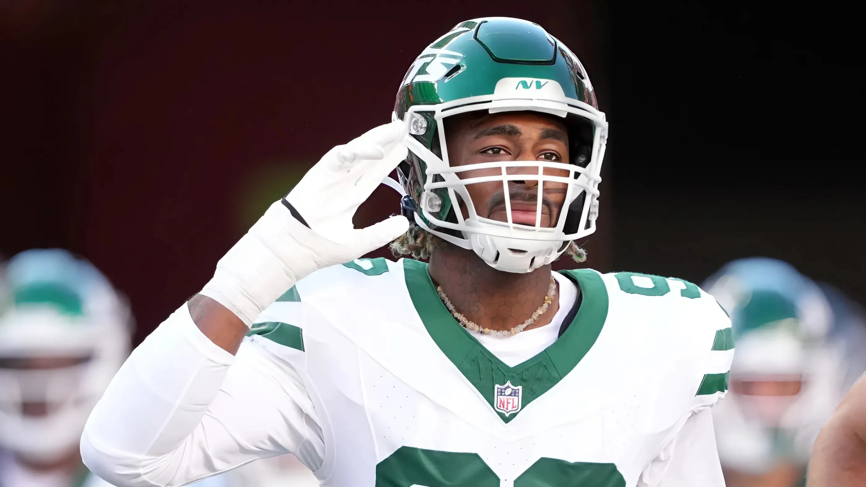 Rising New York Jets Star Gets Huge Boost from Pro Bowl Pass Rusher’s Holdout