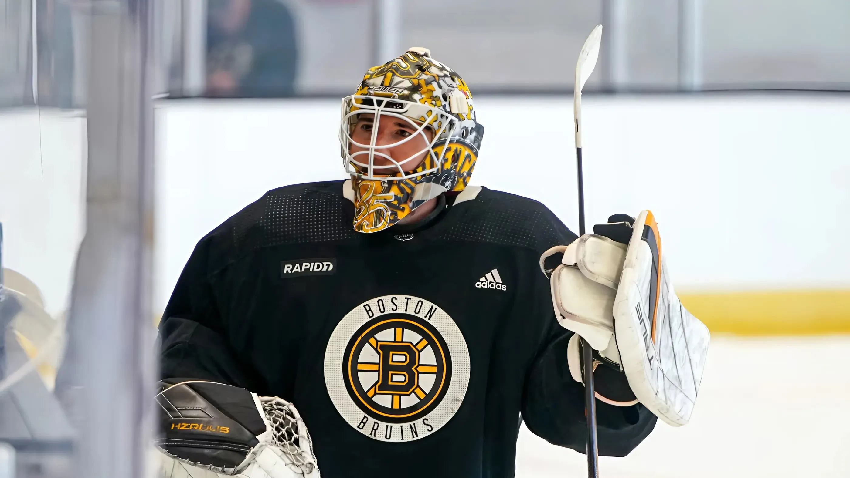 NHL insider addresses a potential disastrous Bruins & Jeremy Swayman outcome