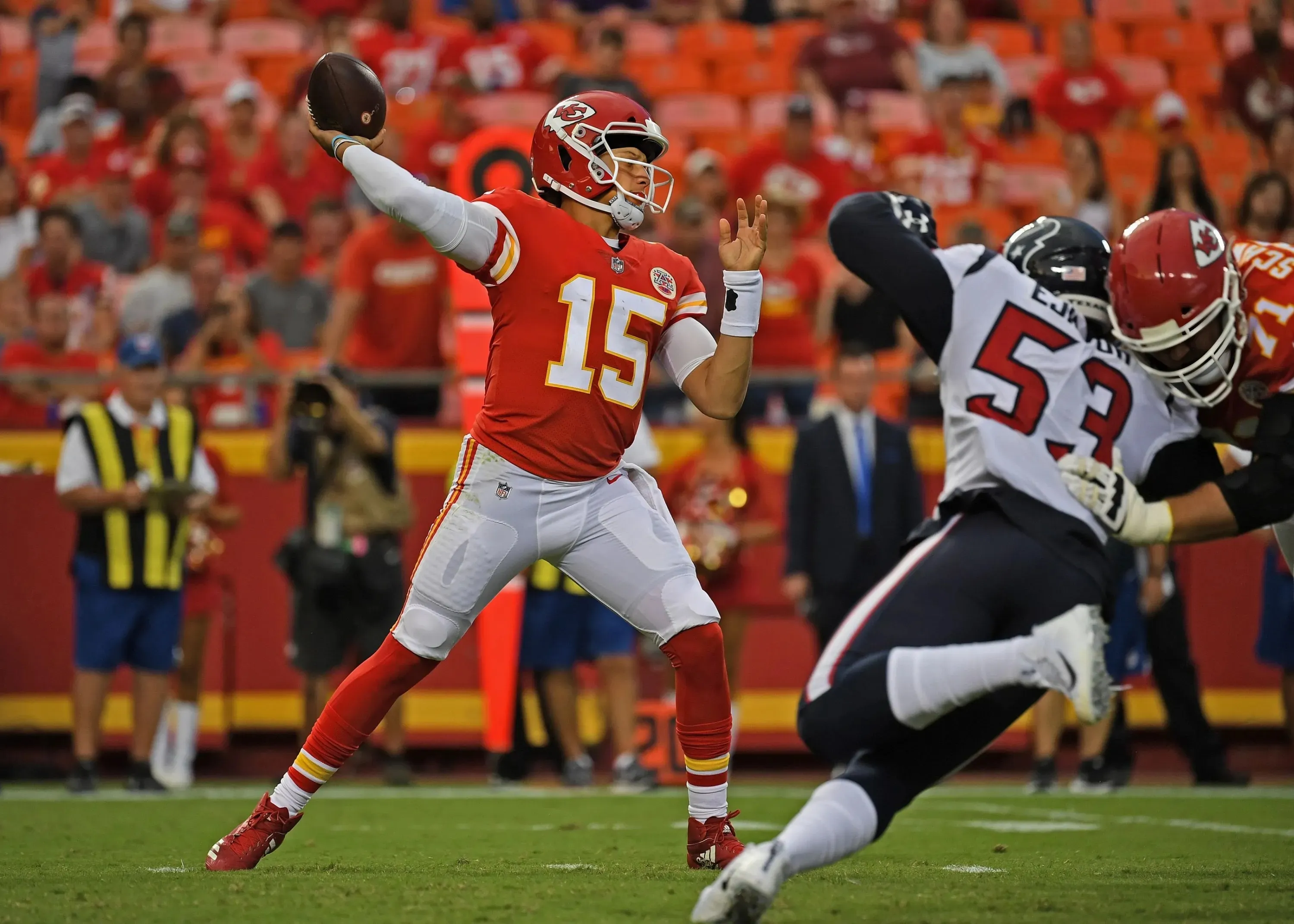 Kansas City Chiefs Abruptly Bench Offensive Starter Hours Before Falcons’ Game: Report