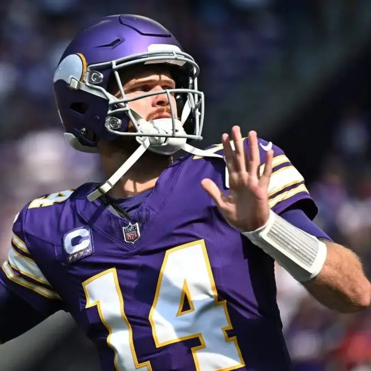 J.J. McCarthy Sends Message About Sam Darnold Amid Vikings’ Win