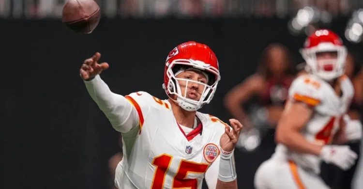 Chiefs star Patrick Mahomes addresses potential knee injury following Falcons win