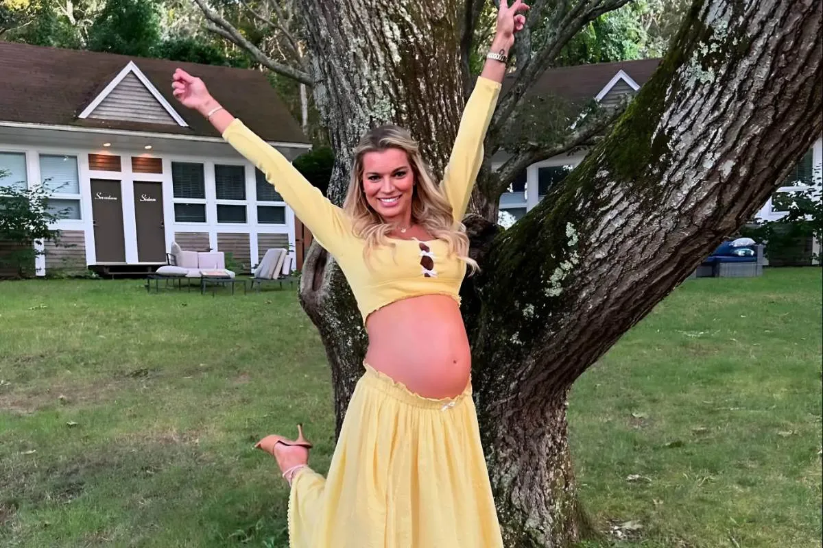 Pregnant ‘Summer House’ Star Lindsay Hubbard Enjoys the ‘Best Babymoon’ in Turks and Caicos tram