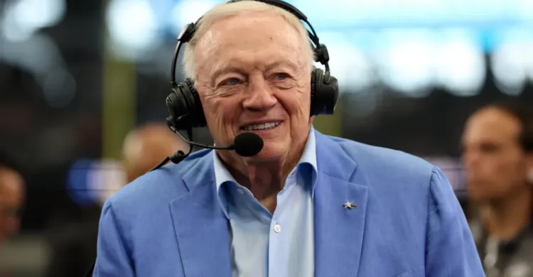 Jerry Jones reacts to Cowboys fan saying he's the biggest problem