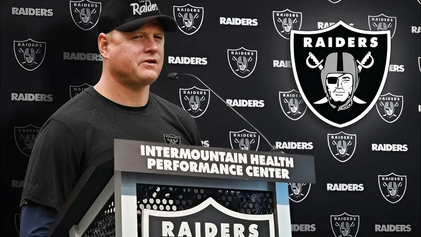 Fans Plead With Raiders to Fire OC Luke Getsy