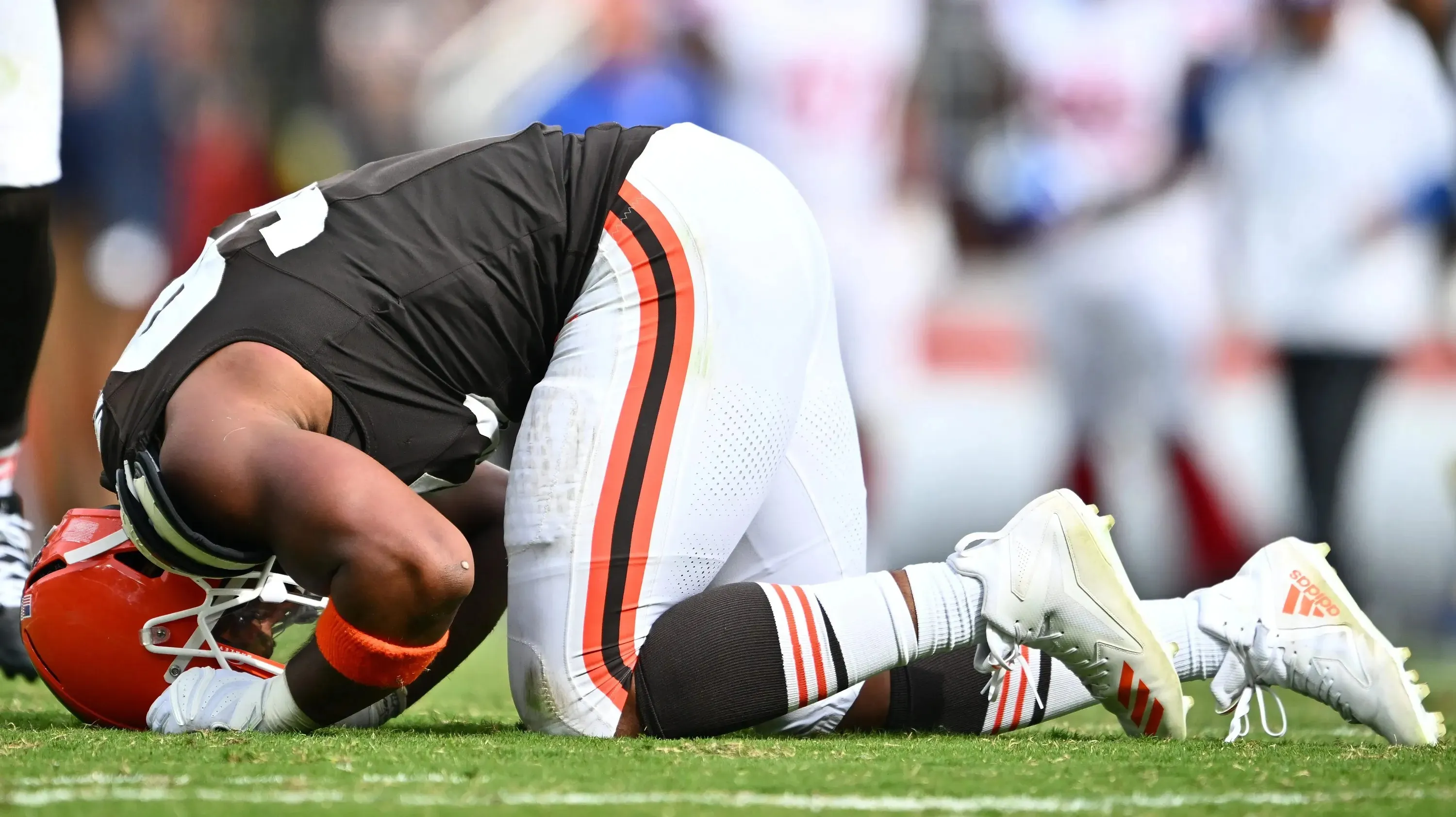 Browns Star Myles Garrett Drops Bold 8-Word Message Amid Injury Concerns