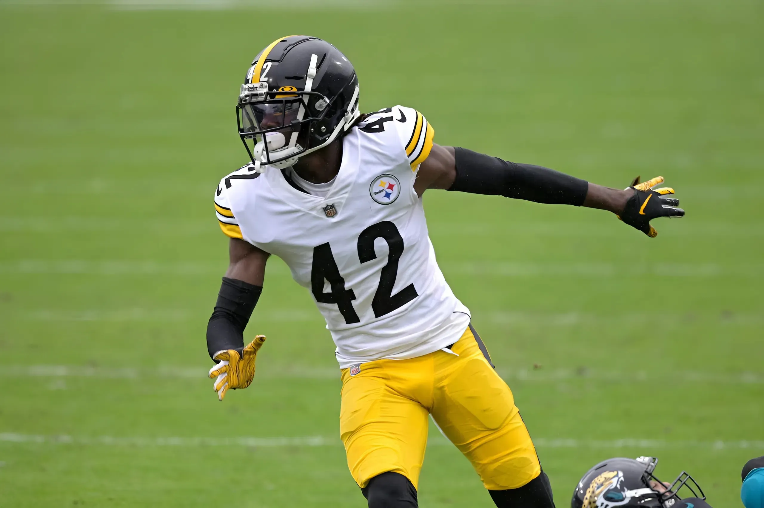 Pittsburgh Steelers elevate veteran cornerback to active roster after strong performance