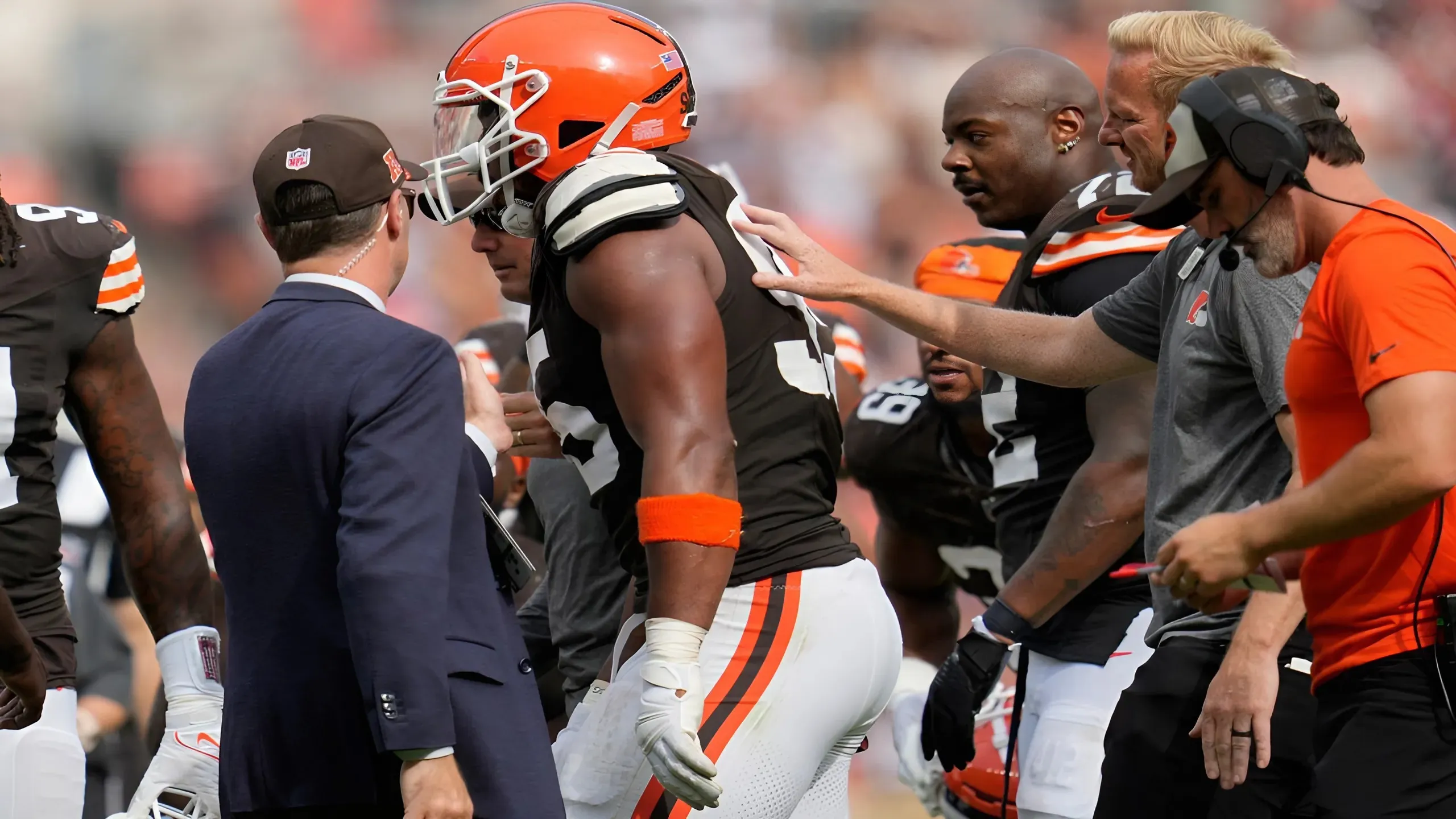 Browns coach Kevin Stefanski gives positive Myles Garrett injury update