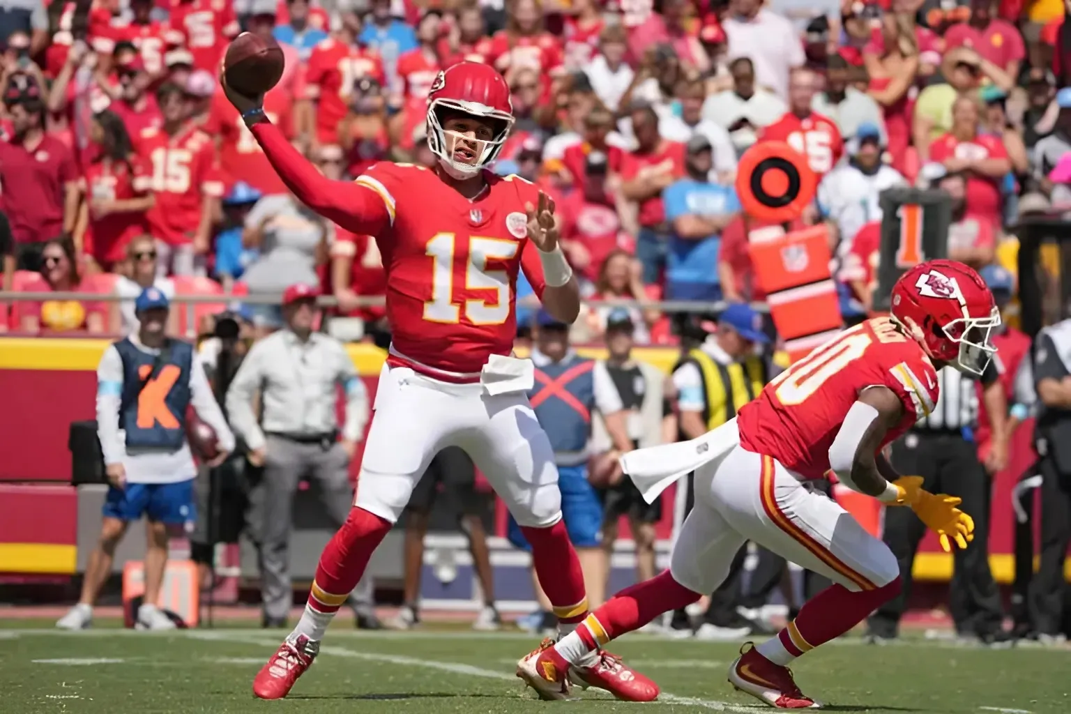 Patrick Mahomes Gives Surprising Review of His Kansas City Chiefs Performance Amid 3-0 Start