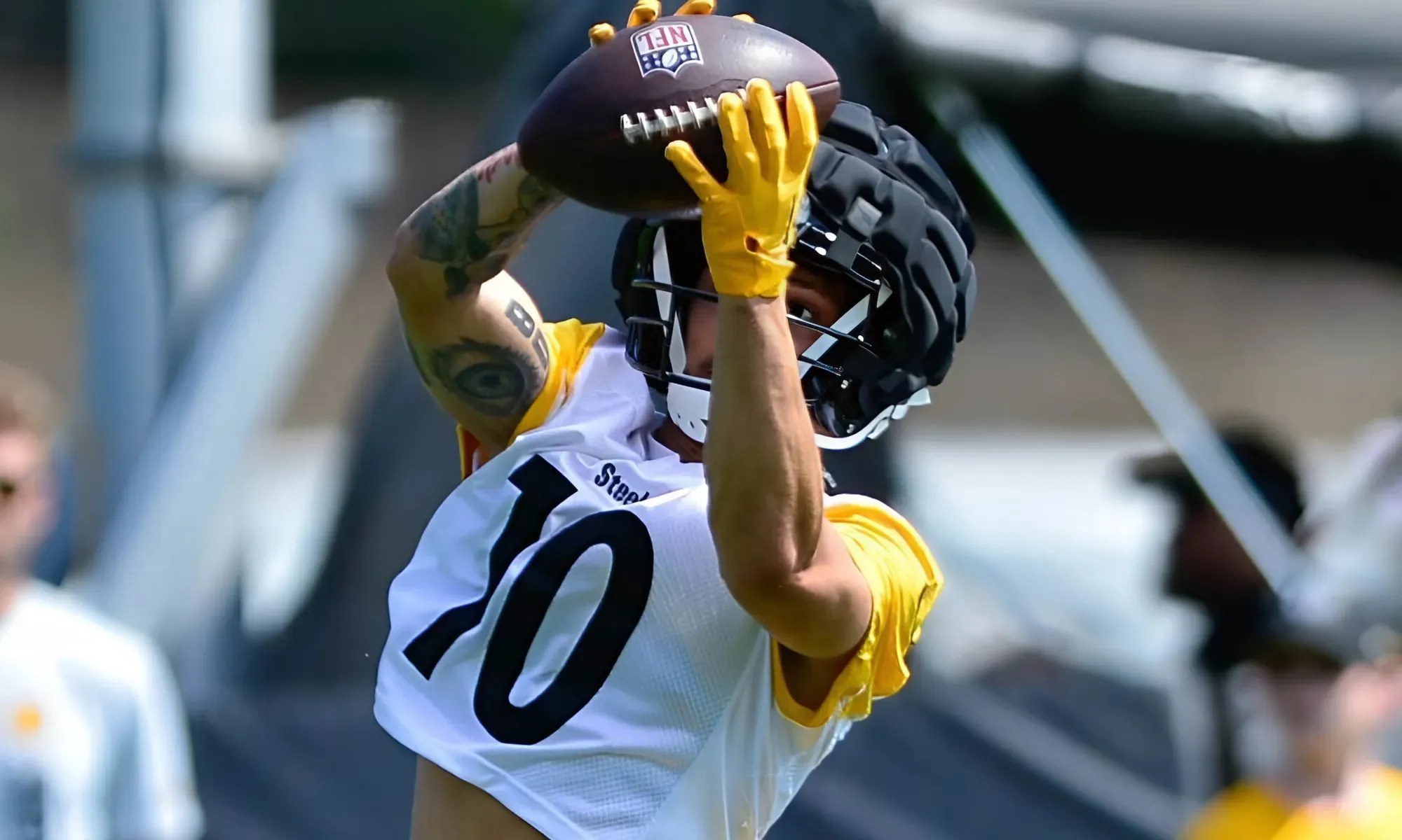 Steelers HC Mike Tomlin Offers Blunt ‘Advice’ to Rookie WR Roman Wilson