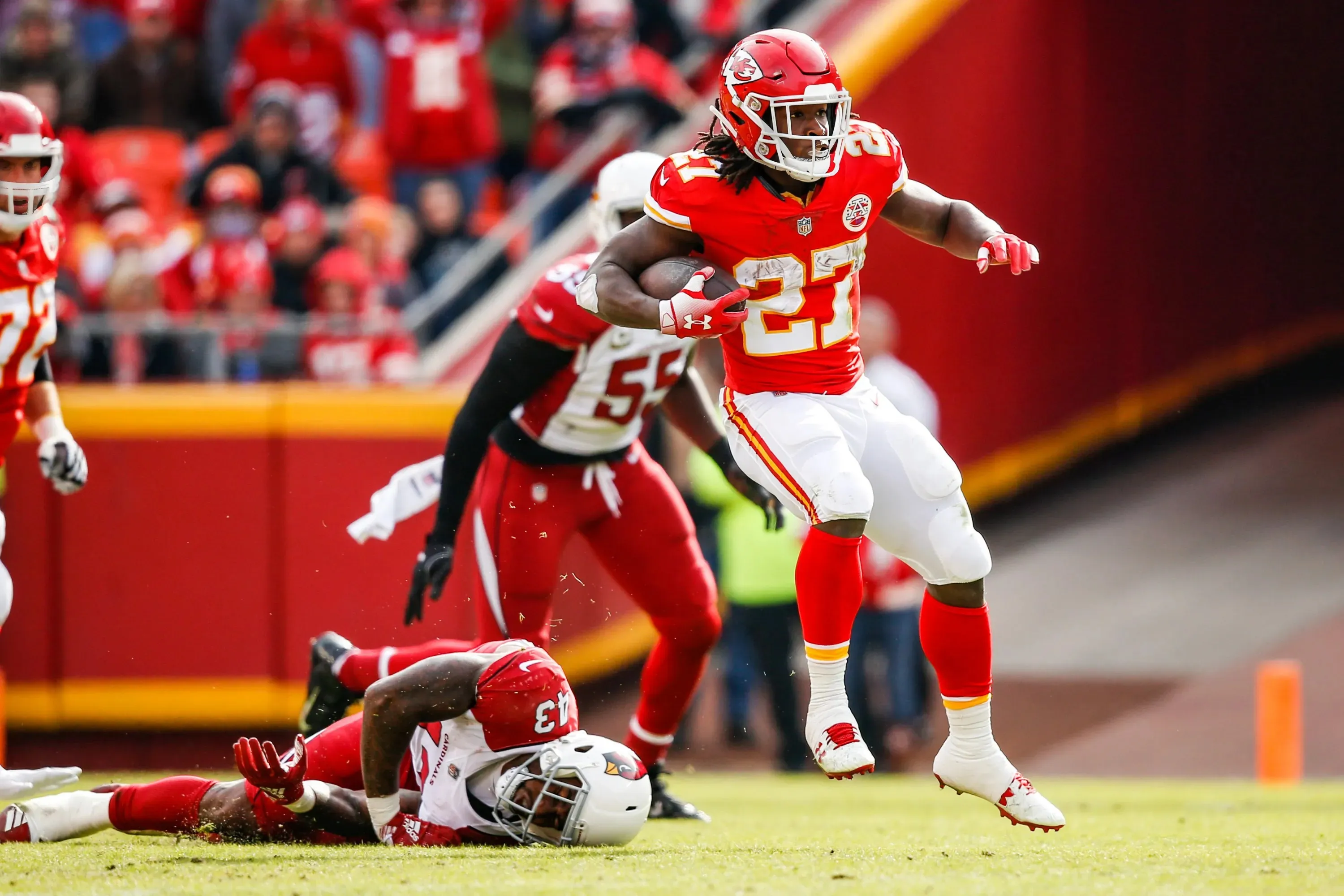 Kareem Hunt's arrival raises questions about how Chiefs should handle backfield