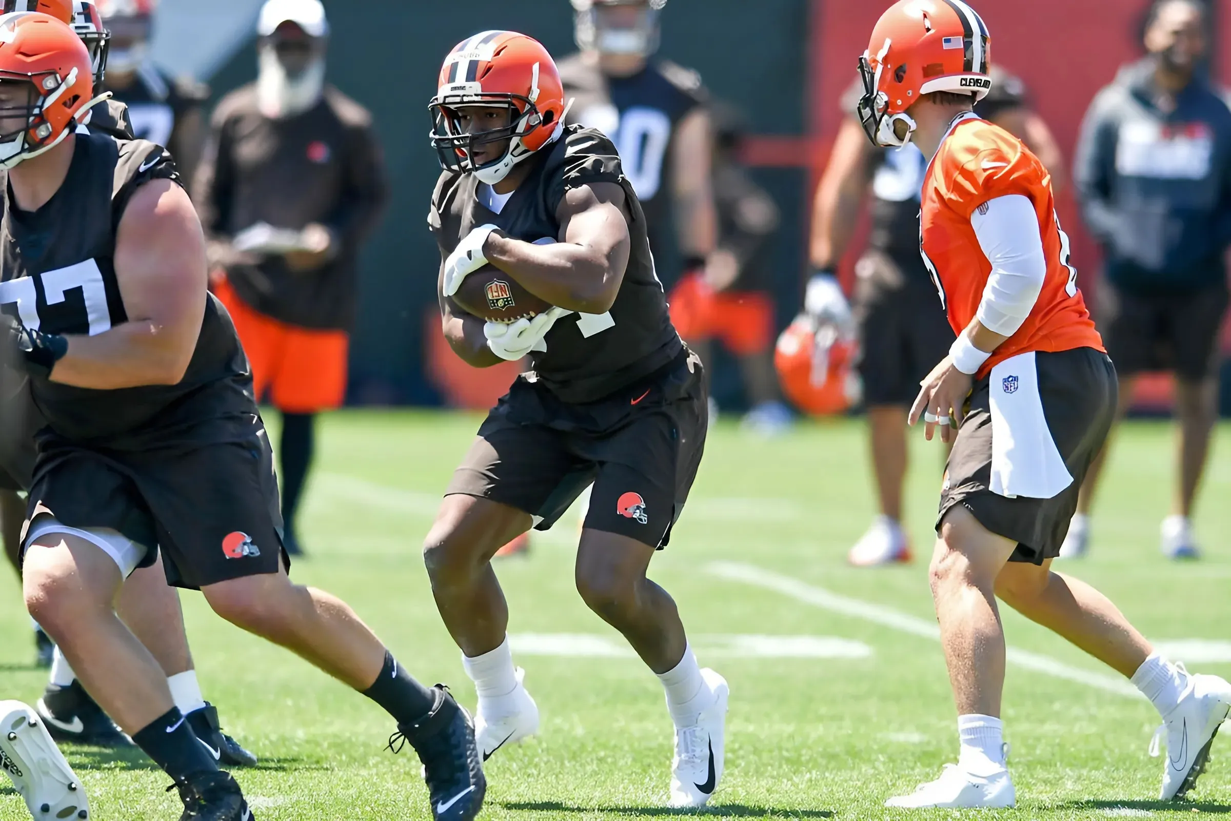 Browns Projected to Land Nick Chubb’s Replacement Following Tough Start